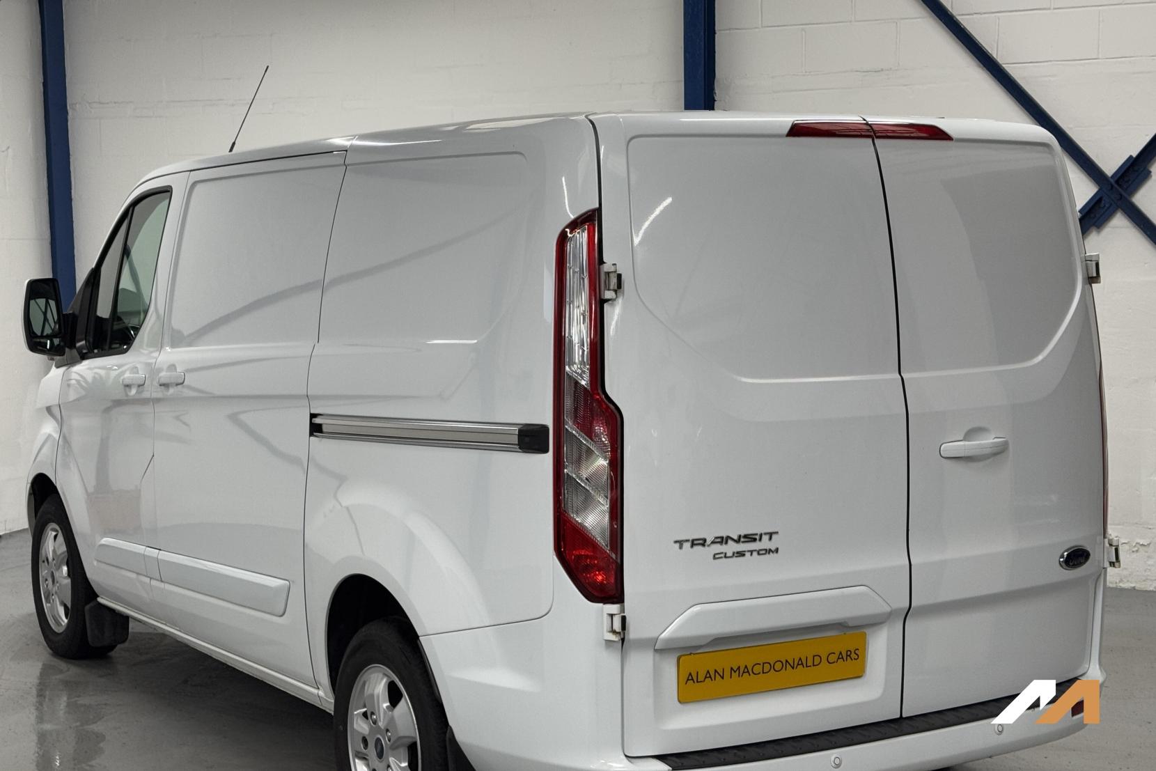 Ford Transit Custom 2.0 TDCi 270 Limited Panel Van 5dr Diesel Manual L1 H1 (157 g/km, 128 bhp)