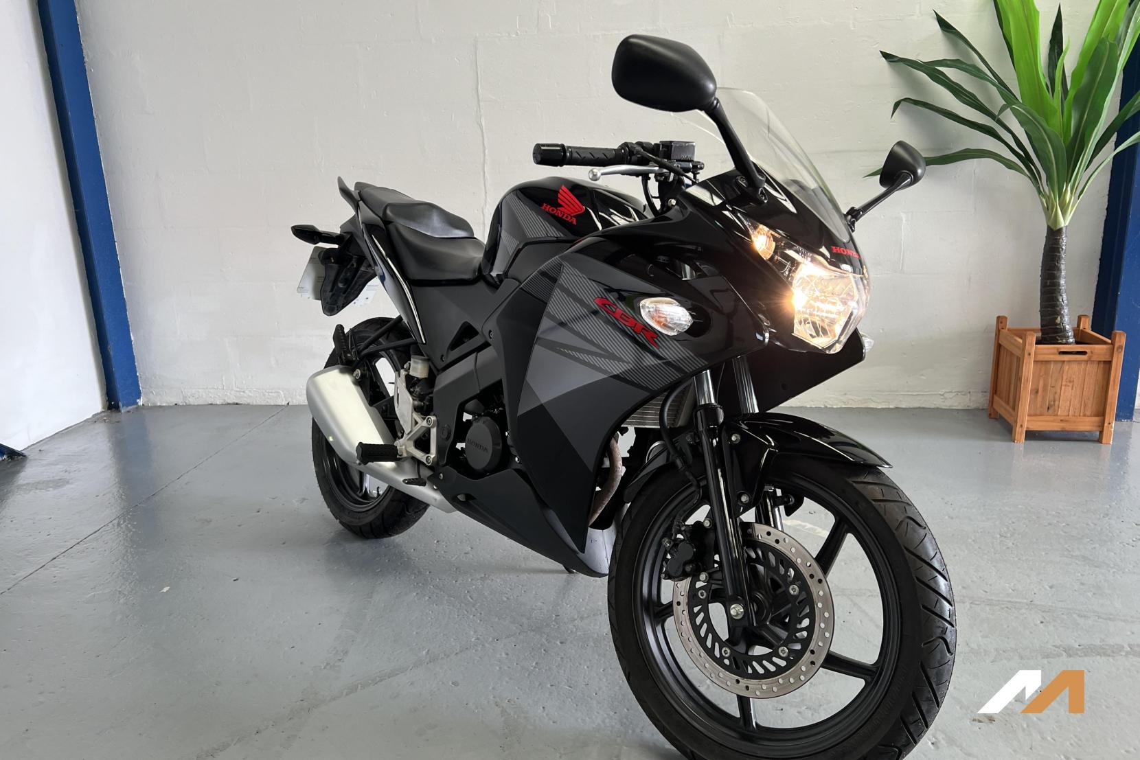 Honda CBR125R 125