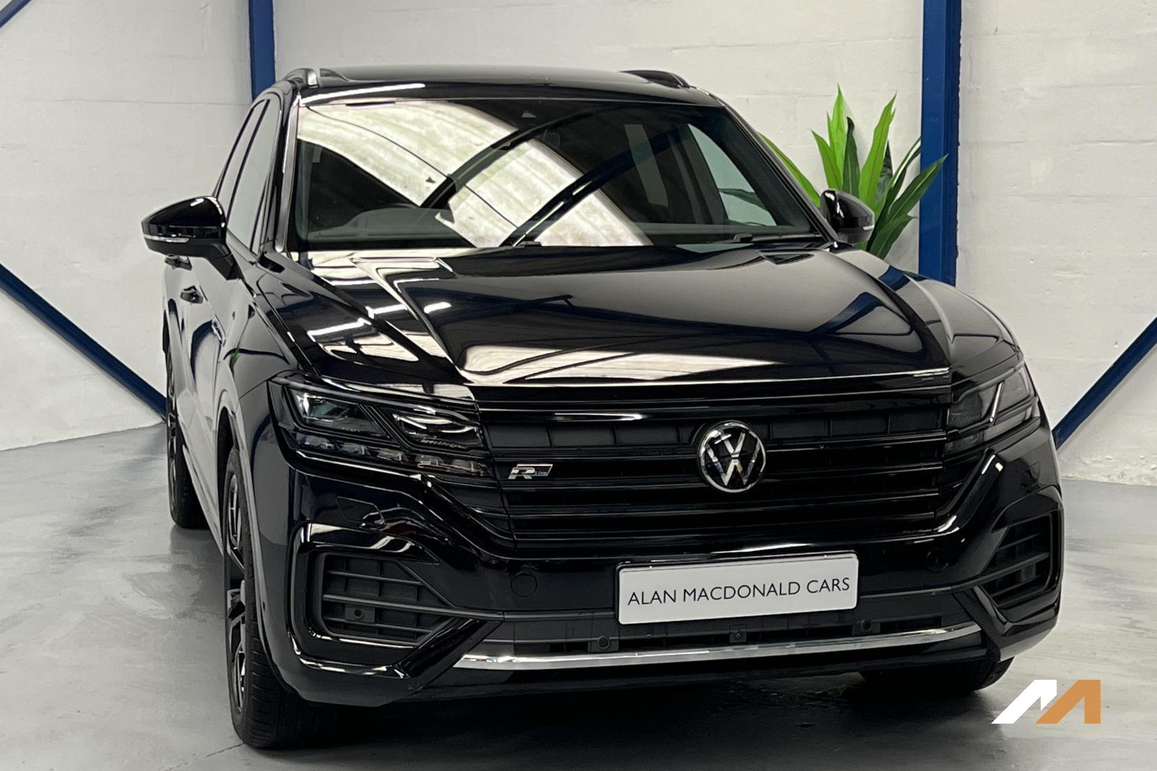 Volkswagen Touareg 3.0 TSI V6 Black Edition SUV 5dr Petrol Tiptronic 4Motion Euro 6 (s/s) (340 ps)