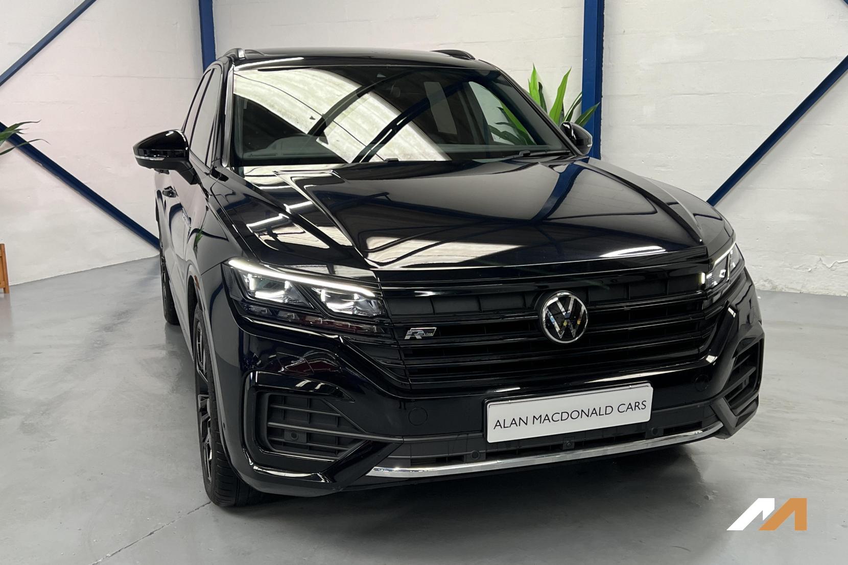 Volkswagen Touareg 3.0 TSI V6 Black Edition SUV 5dr Petrol Tiptronic 4Motion Euro 6 (s/s) (340 ps)