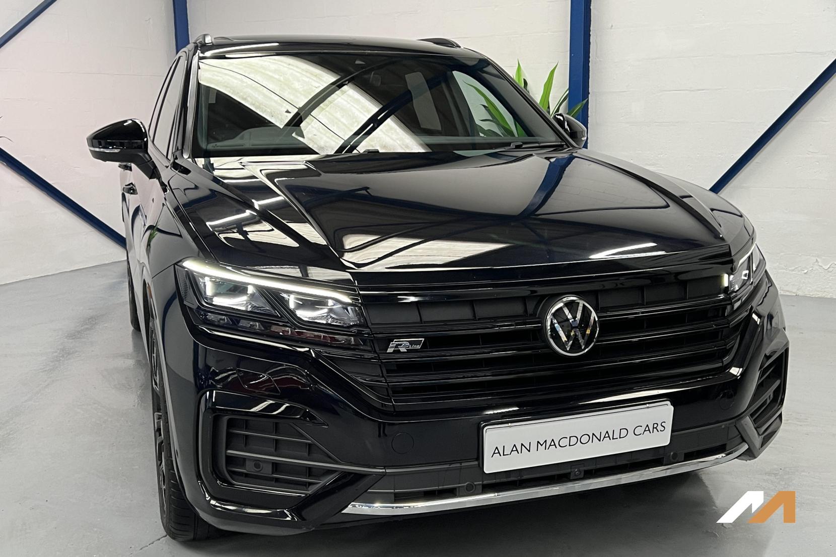 Volkswagen Touareg 3.0 TSI V6 Black Edition SUV 5dr Petrol Tiptronic 4Motion Euro 6 (s/s) (340 ps)