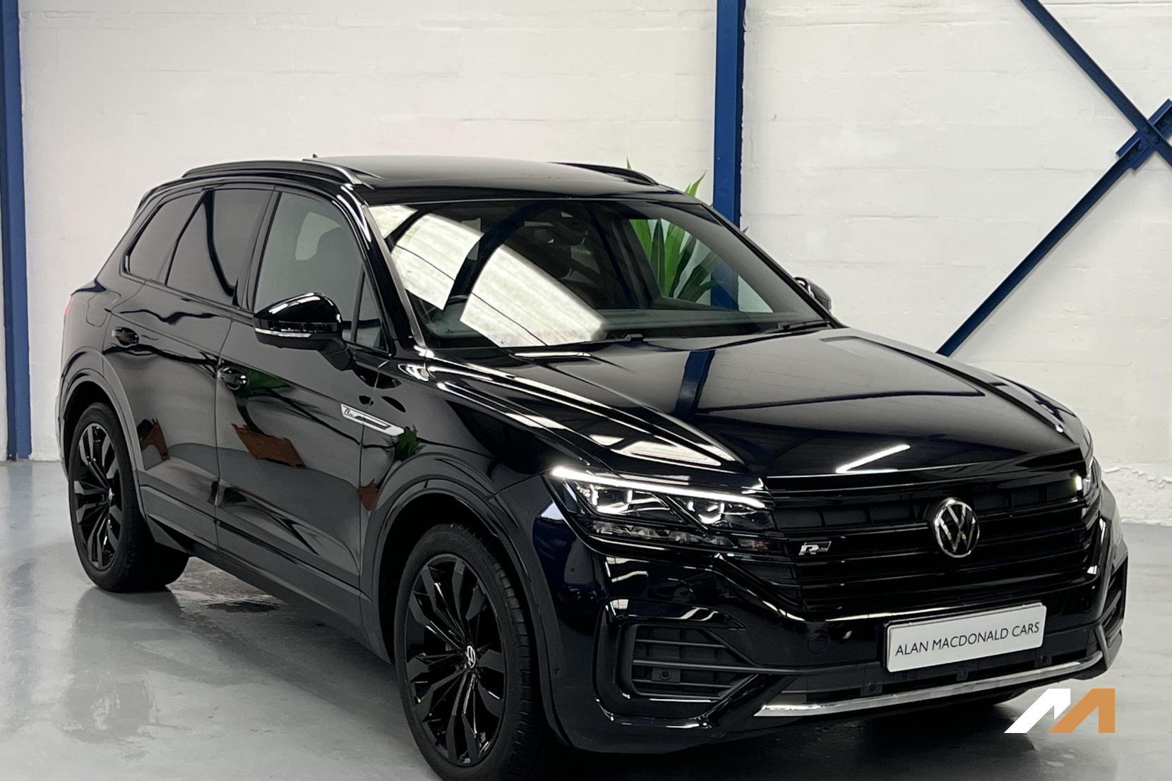 Volkswagen Touareg 3.0 TSI V6 Black Edition SUV 5dr Petrol Tiptronic 4Motion Euro 6 (s/s) (340 ps)