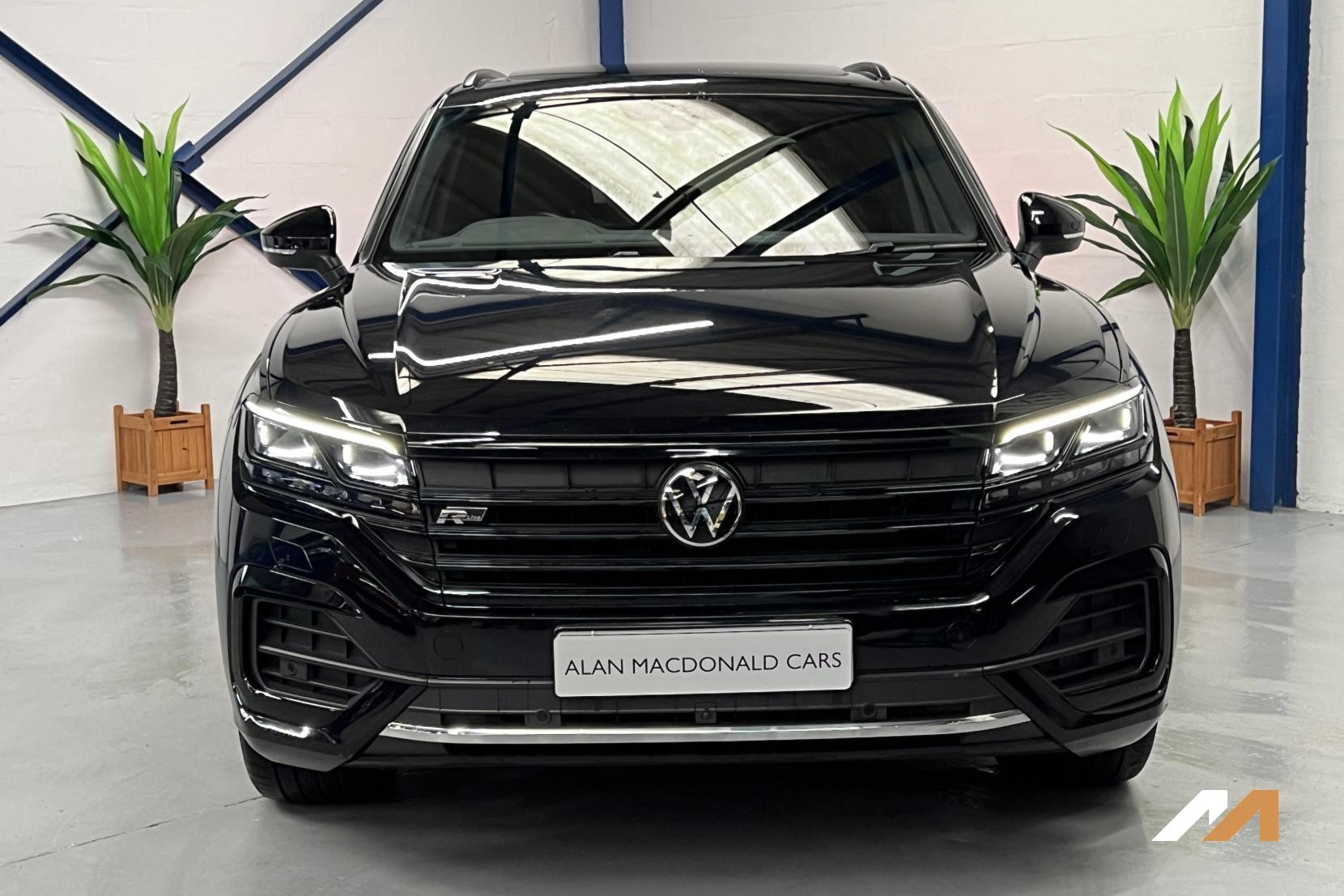 Volkswagen Touareg 3.0 TSI V6 Black Edition SUV 5dr Petrol Tiptronic 4Motion Euro 6 (s/s) (340 ps)