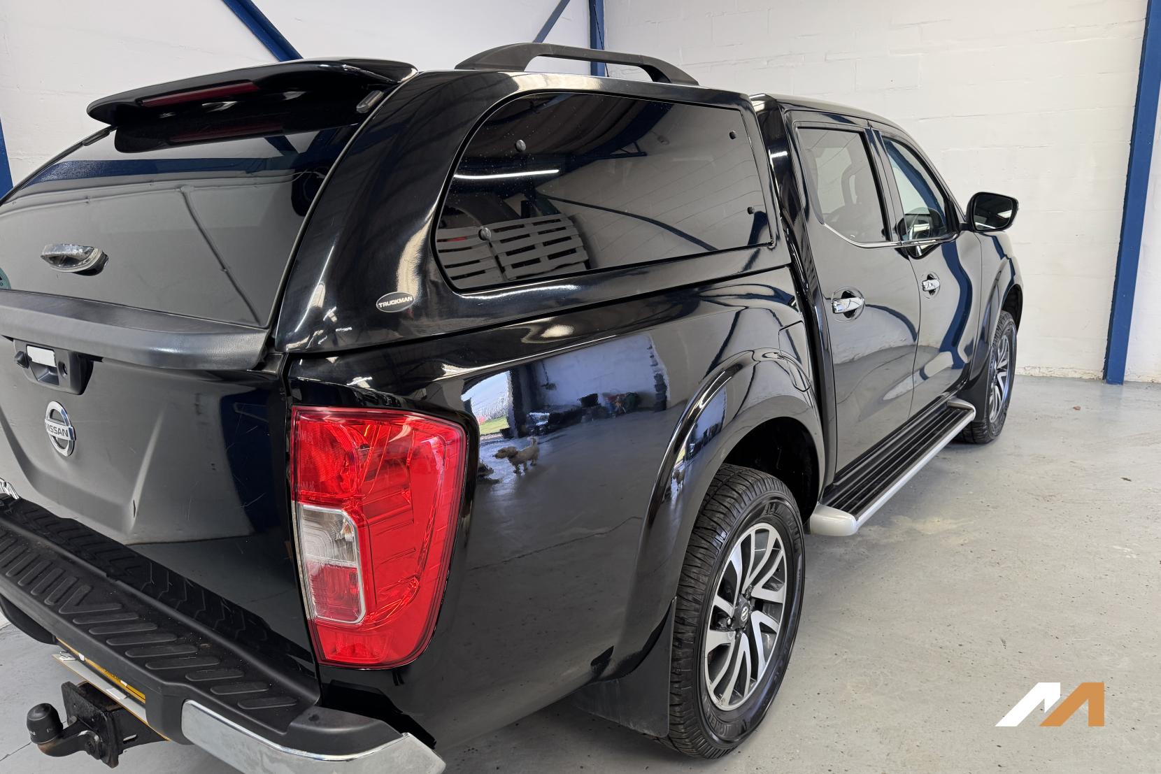 Nissan Navara 2.3 dCi N-Connecta Pickup Double Cab 4dr Diesel Manual 4WD Euro 6 (s/s) (190 ps)