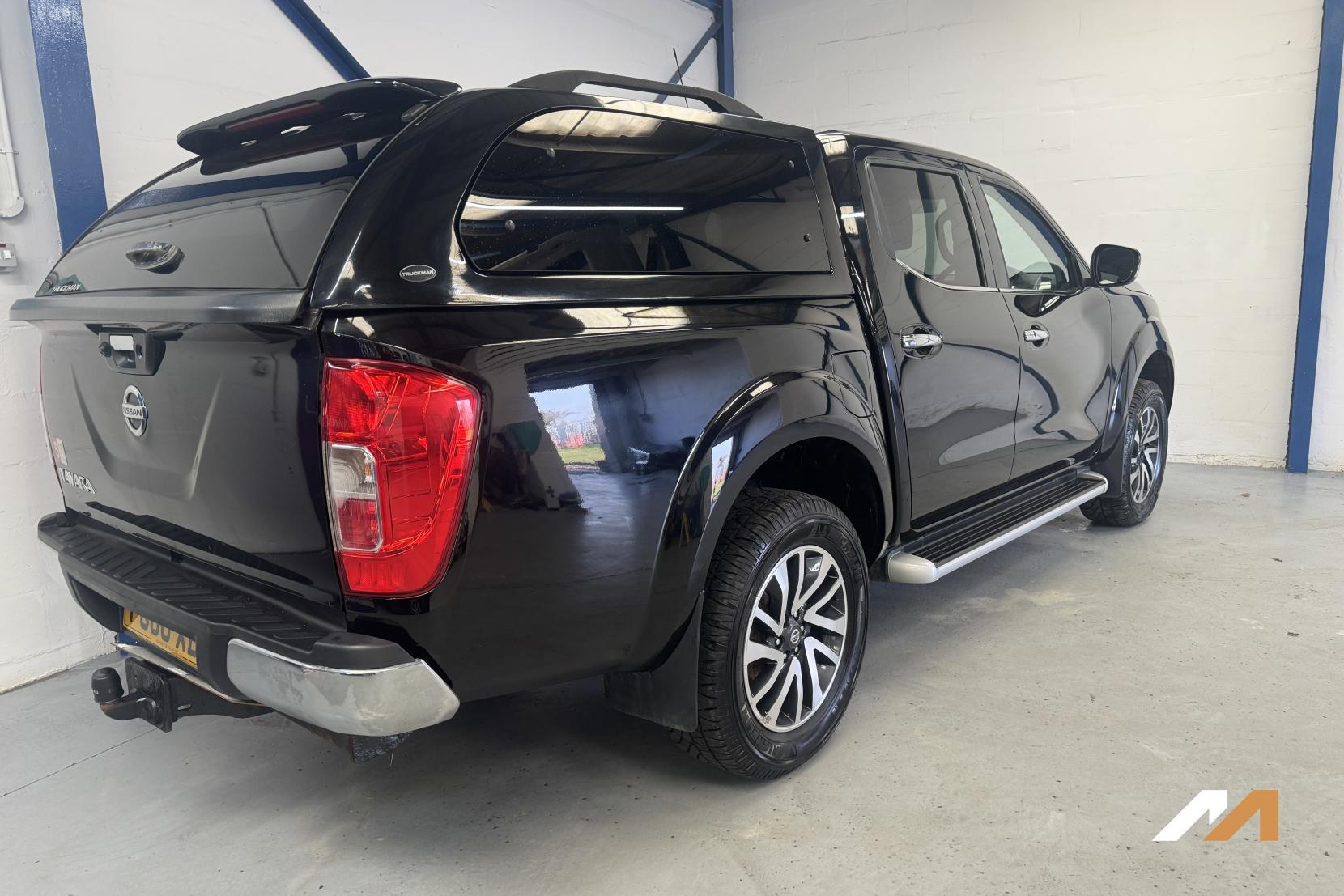 Nissan Navara 2.3 dCi N-Connecta Pickup Double Cab 4dr Diesel Manual 4WD Euro 6 (s/s) (190 ps)