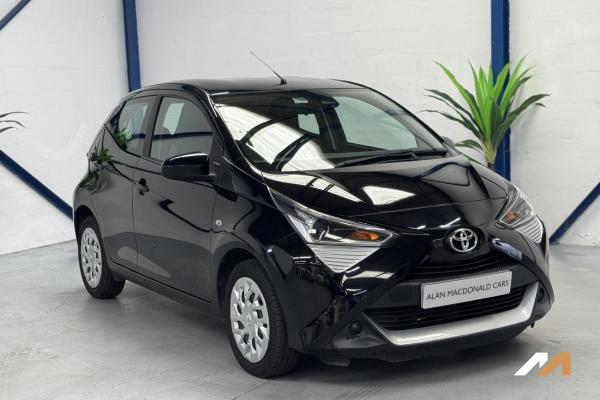 Toyota AYGO 1.0 VVT-i x-play Hatchback 5dr Petrol Manual Euro 6 (s/s) (71 ps)