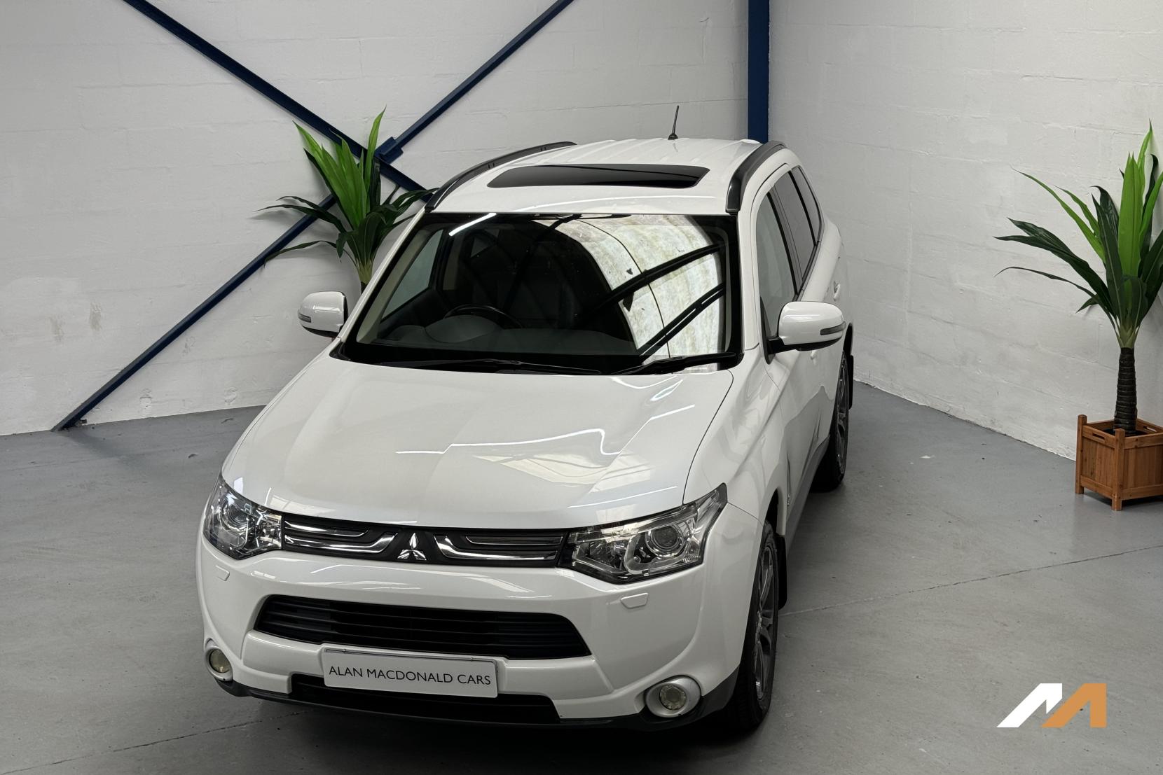 Mitsubishi Outlander 2.2 DI-D GX4 SUV 5dr Diesel Manual 4WD Euro 5 (s/s) (150 ps)