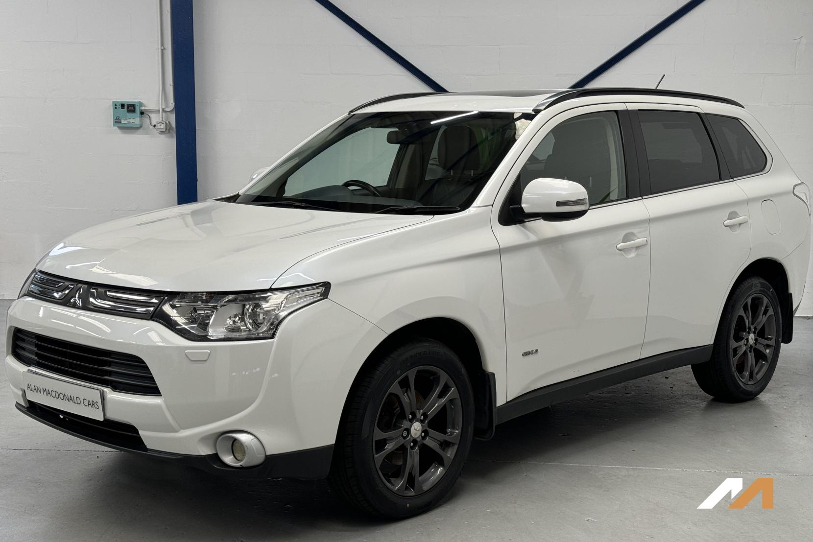 Mitsubishi Outlander 2.2 DI-D GX4 SUV 5dr Diesel Manual 4WD Euro 5 (s/s) (150 ps)