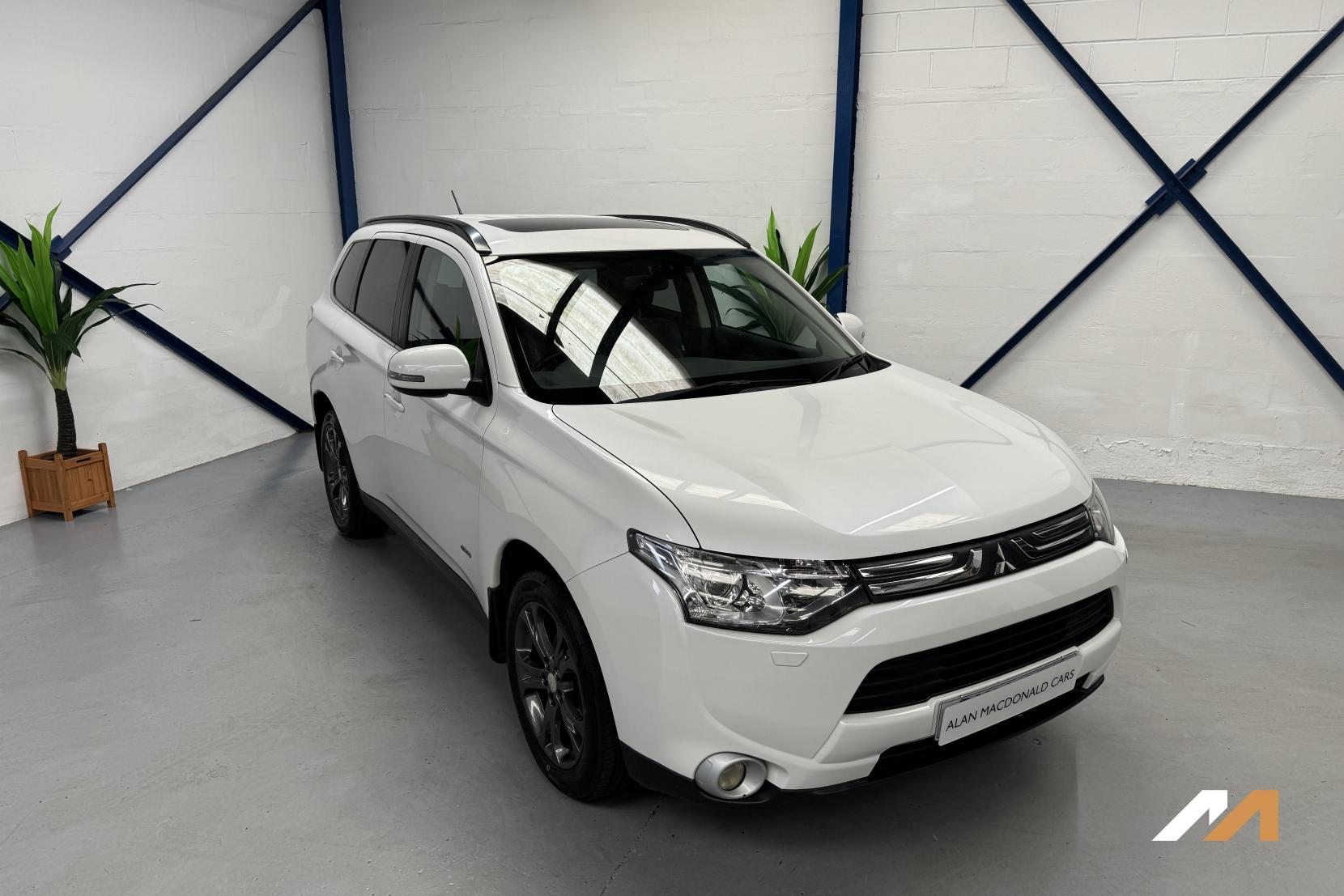 Mitsubishi Outlander 2.2 DI-D GX4 SUV 5dr Diesel Manual 4WD Euro 5 (s/s) (150 ps)