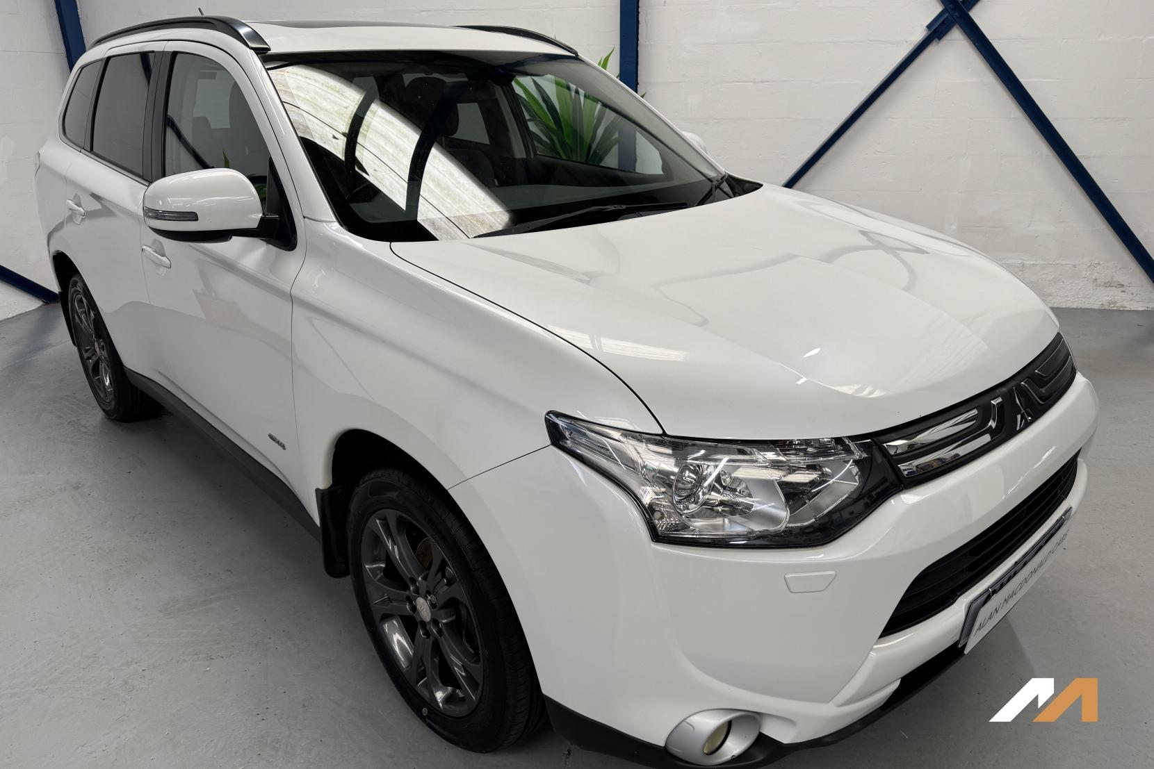 Mitsubishi Outlander 2.2 DI-D GX4 SUV 5dr Diesel Manual 4WD Euro 5 (s/s) (150 ps)