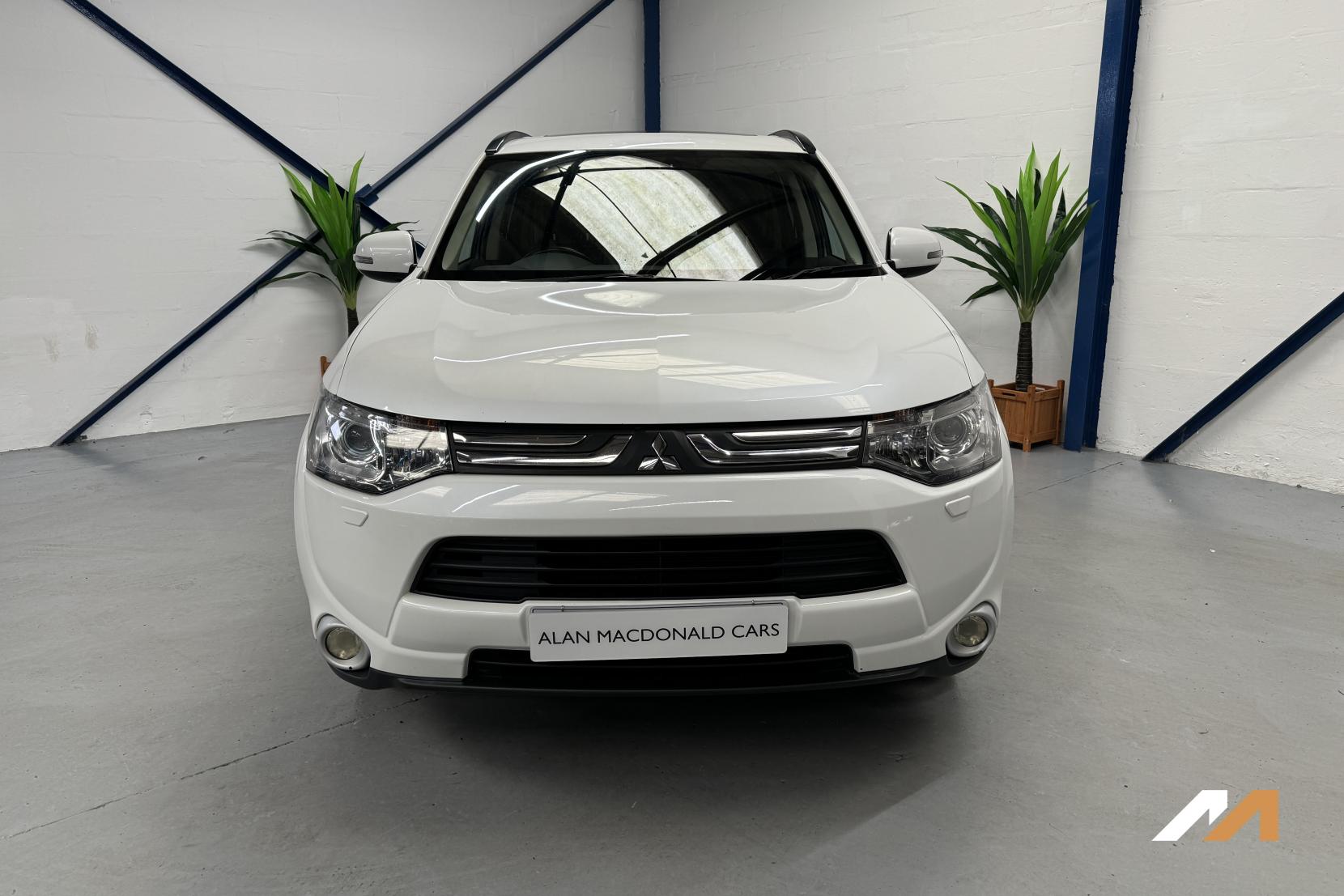 Mitsubishi Outlander 2.2 DI-D GX4 SUV 5dr Diesel Manual 4WD Euro 5 (s/s) (150 ps)