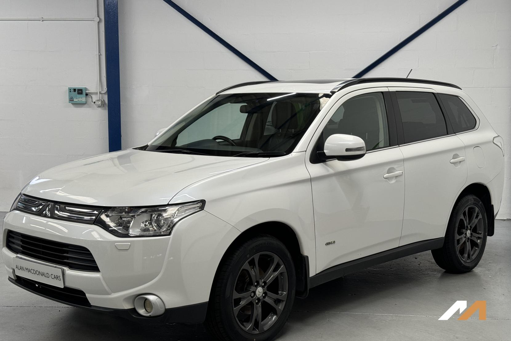 Mitsubishi Outlander 2.2 DI-D GX4 SUV 5dr Diesel Manual 4WD Euro 5 (s/s) (150 ps)