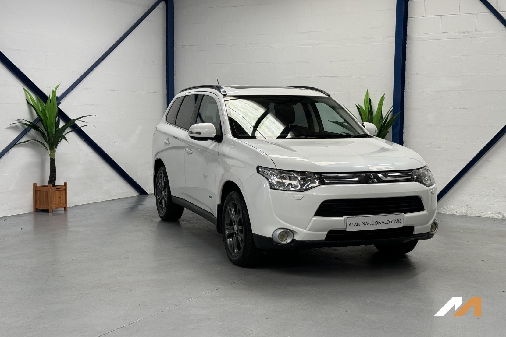 Mitsubishi Outlander 2.2 DI-D GX4 SUV 5dr Diesel Manual 4WD Euro 5 (s/s) (150 ps)