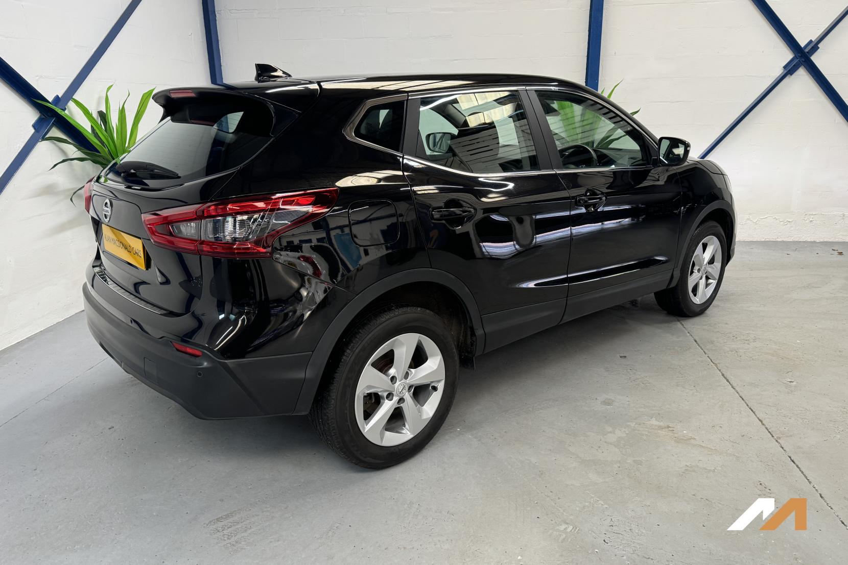 Nissan Qashqai 1.3 DIG-T Acenta Premium SUV 5dr Petrol Manual Euro 6 (s/s) (160 ps)