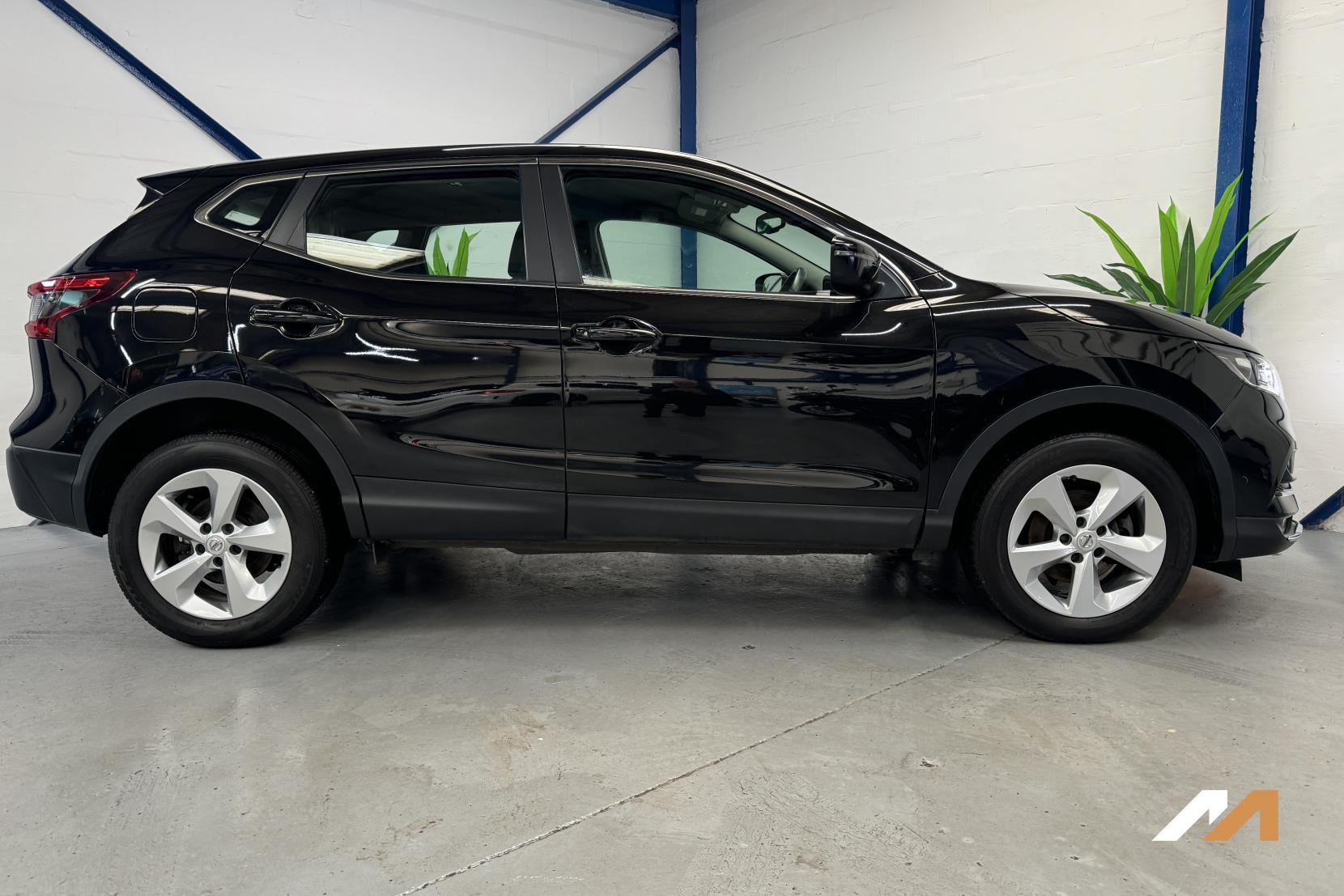 Nissan Qashqai 1.3 DIG-T Acenta Premium SUV 5dr Petrol Manual Euro 6 (s/s) (160 ps)