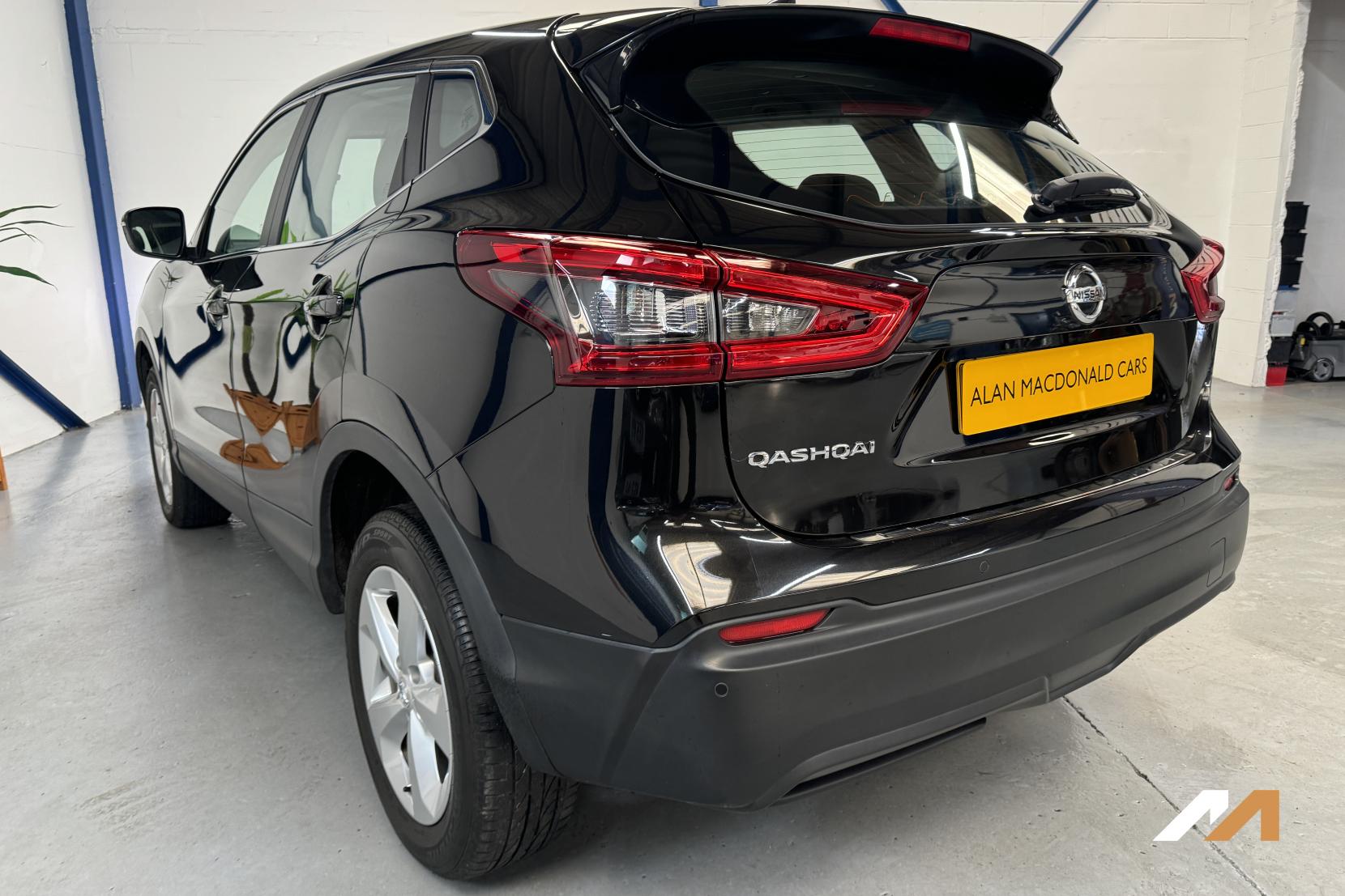 Nissan Qashqai 1.3 DIG-T Acenta Premium SUV 5dr Petrol Manual Euro 6 (s/s) (160 ps)