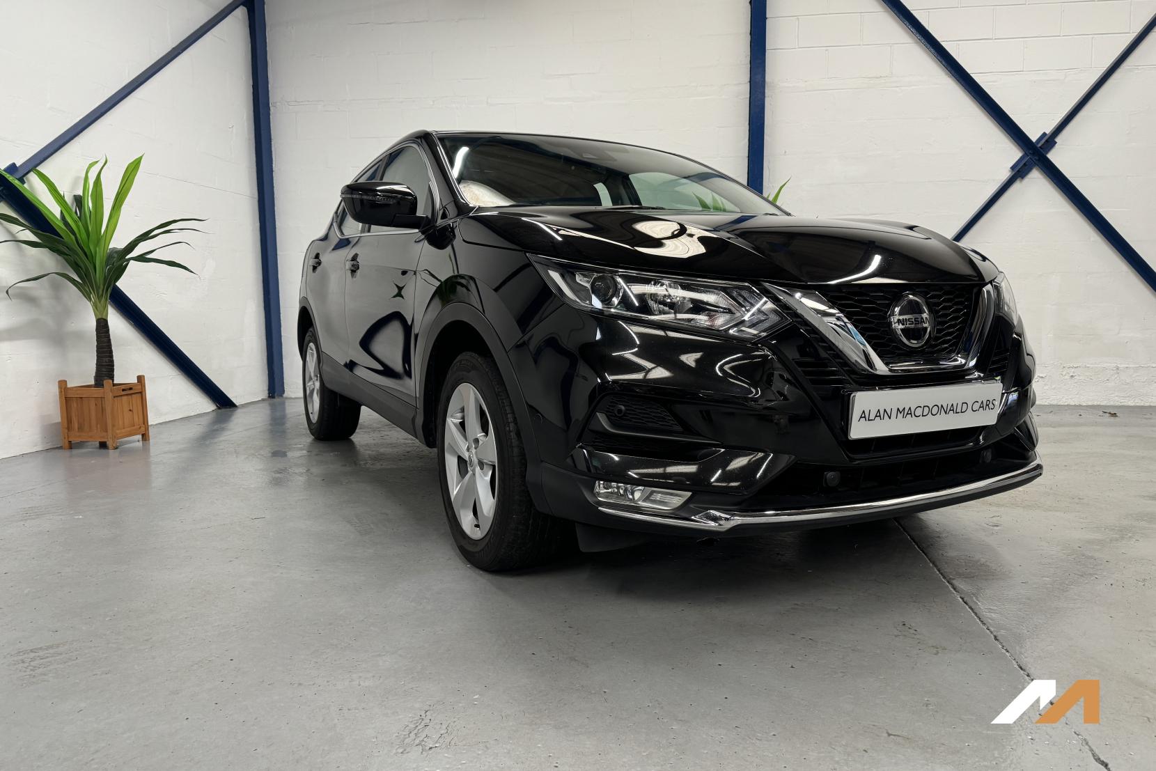 Nissan Qashqai 1.3 DIG-T Acenta Premium SUV 5dr Petrol Manual Euro 6 (s/s) (160 ps)