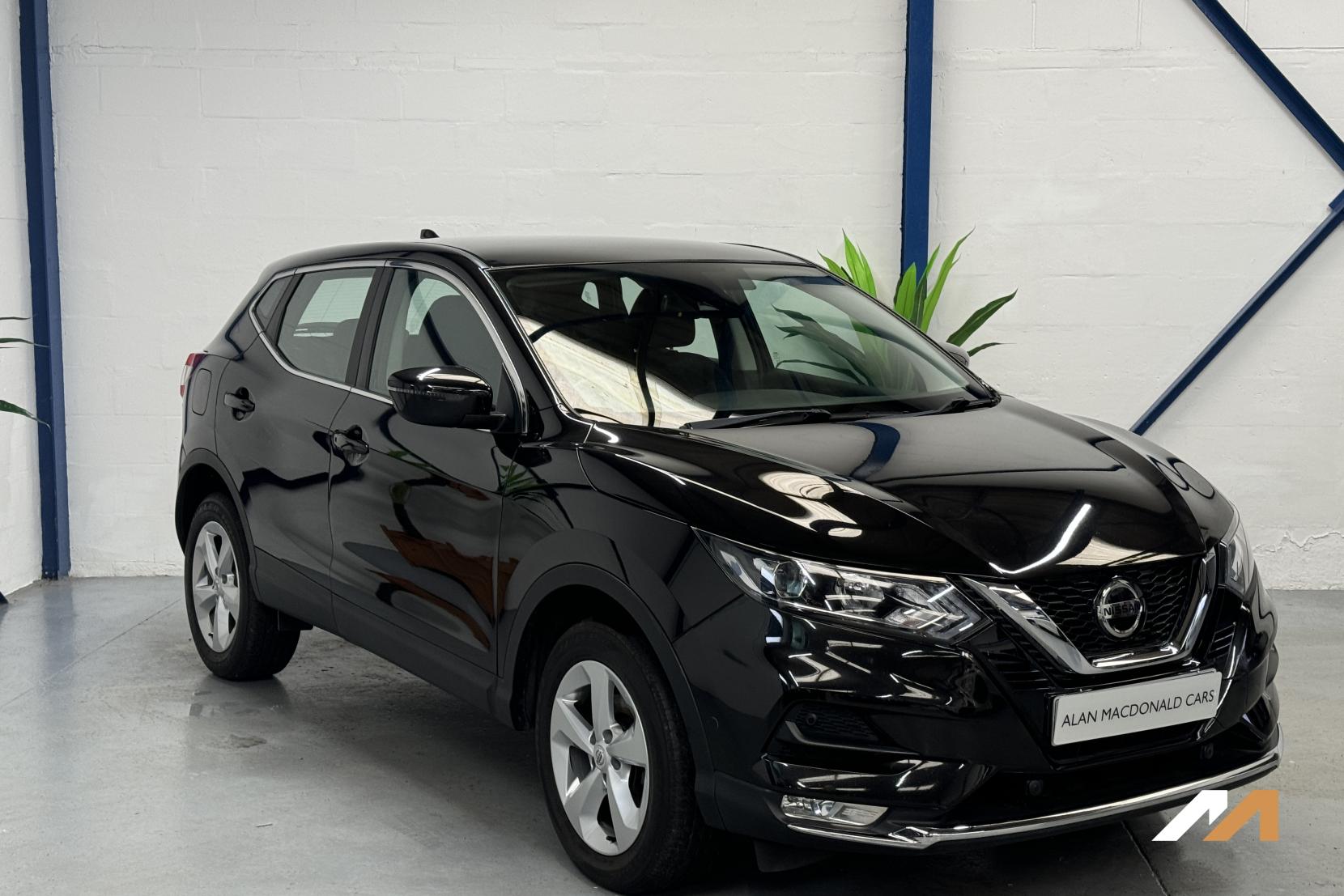 Nissan Qashqai 1.3 DIG-T Acenta Premium SUV 5dr Petrol Manual Euro 6 (s/s) (160 ps)