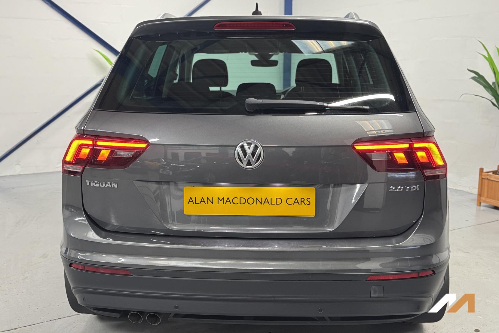 Volkswagen Tiguan 2.0 TDI BlueMotion Tech SE Navigation SUV 5dr Diesel DSG Euro 6 (s/s) (150 ps)