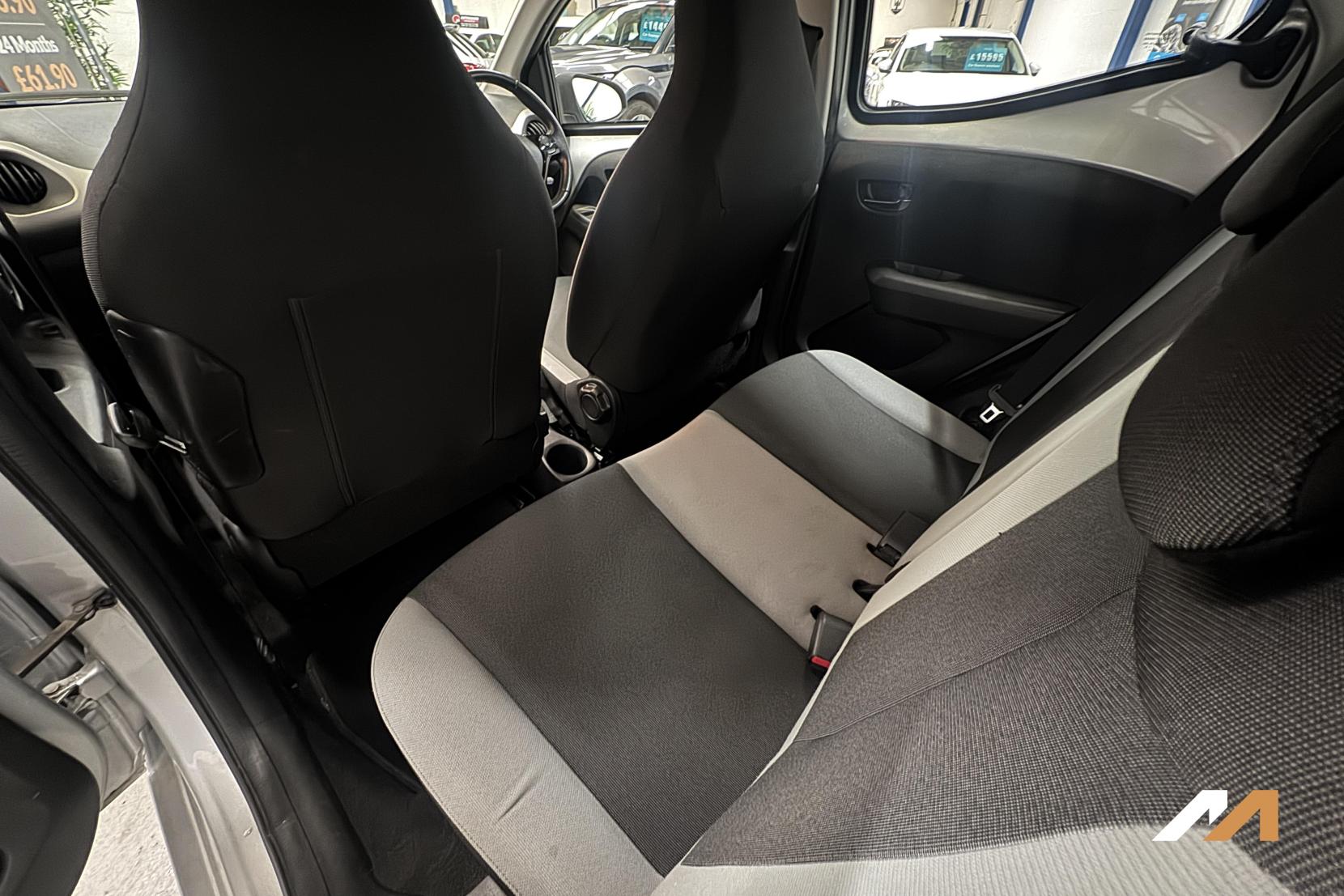 Toyota AYGO 1.0 VVT-i x-play Hatchback 5dr Petrol Manual Euro 6 (68 ps)