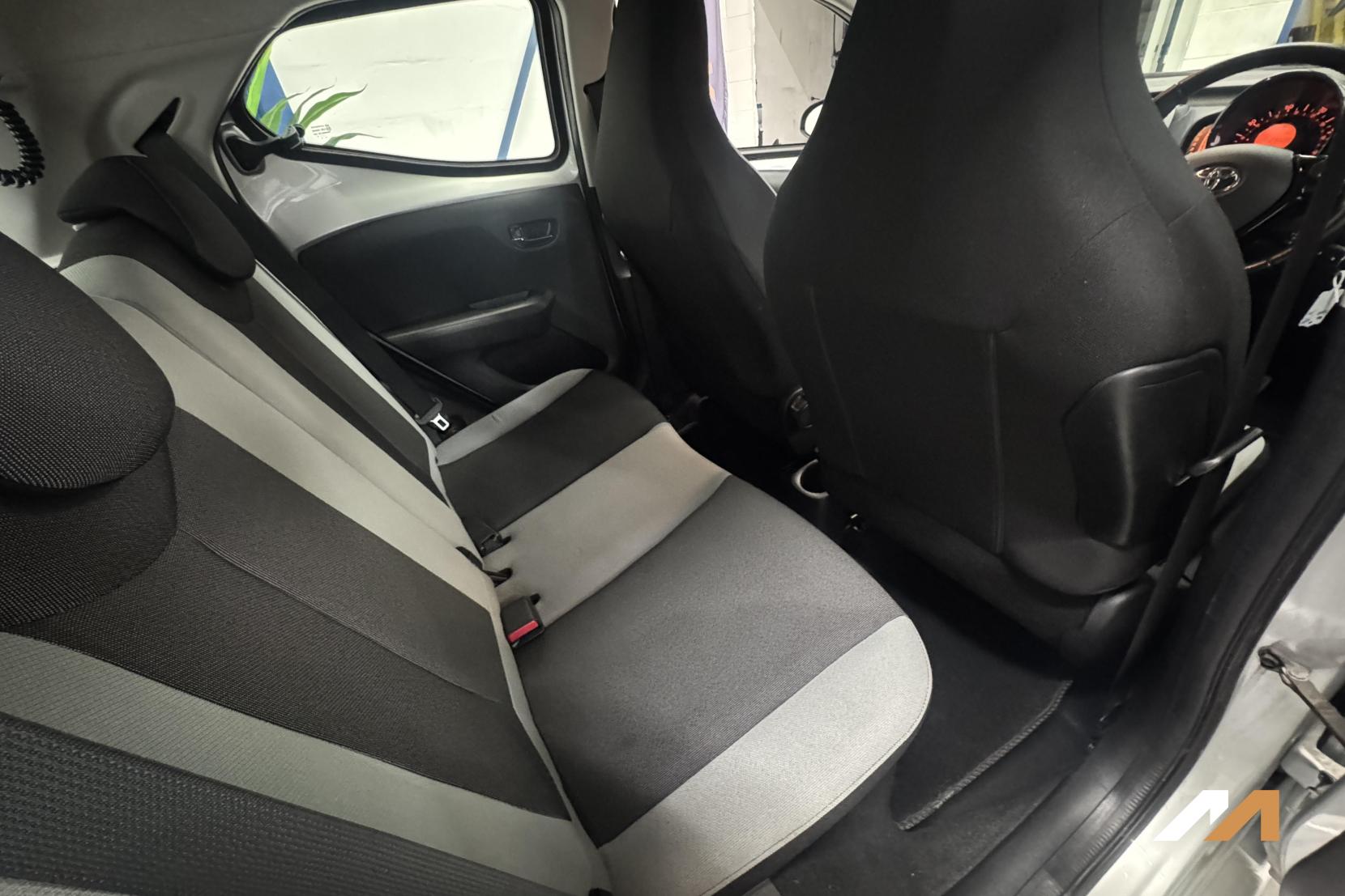 Toyota AYGO 1.0 VVT-i x-play Hatchback 5dr Petrol Manual Euro 6 (68 ps)