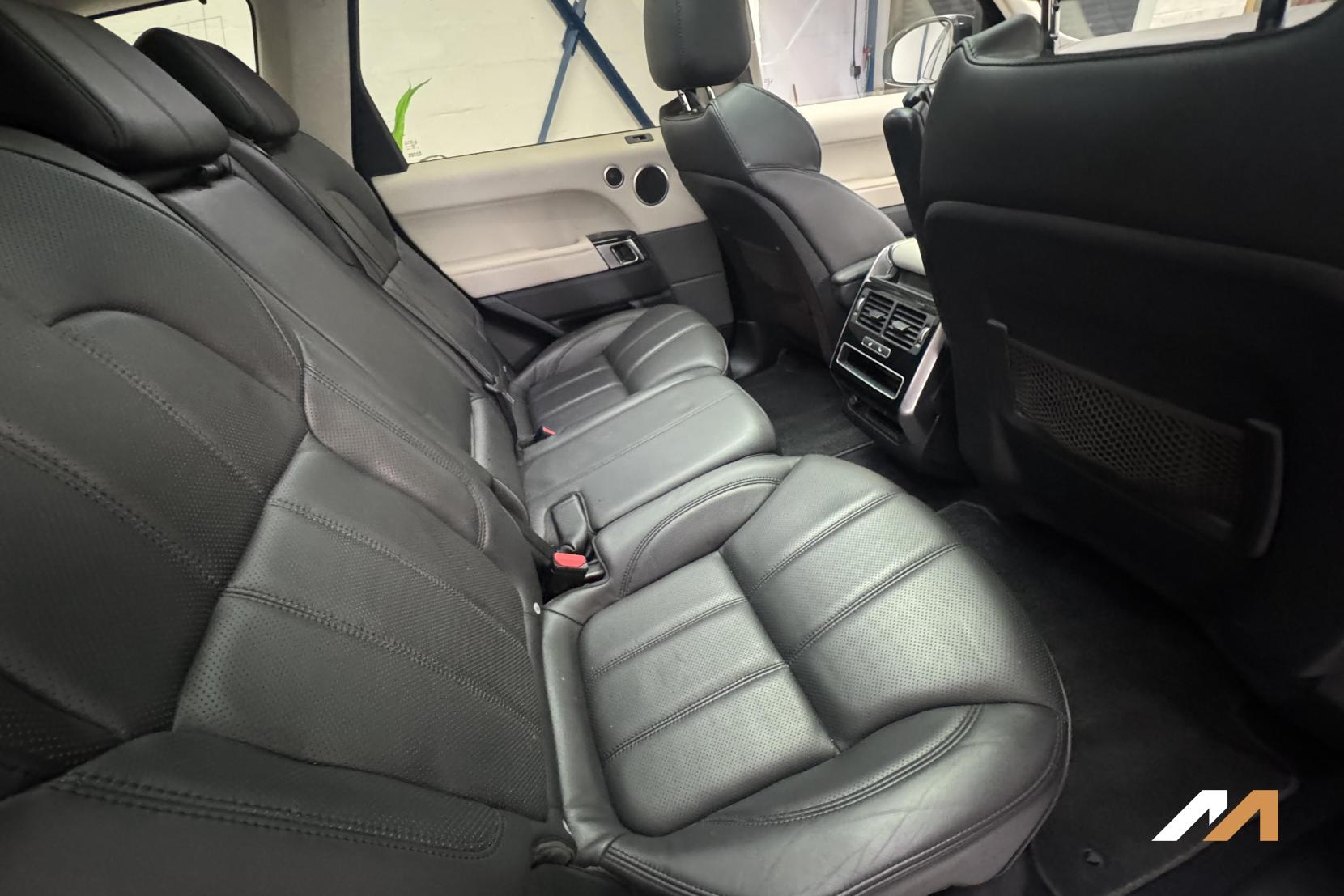 Land Rover Range Rover Sport 3.0 SD V6 HSE Dynamic SUV 5dr Diesel Auto 4WD Euro 6 (s/s) (306 ps)