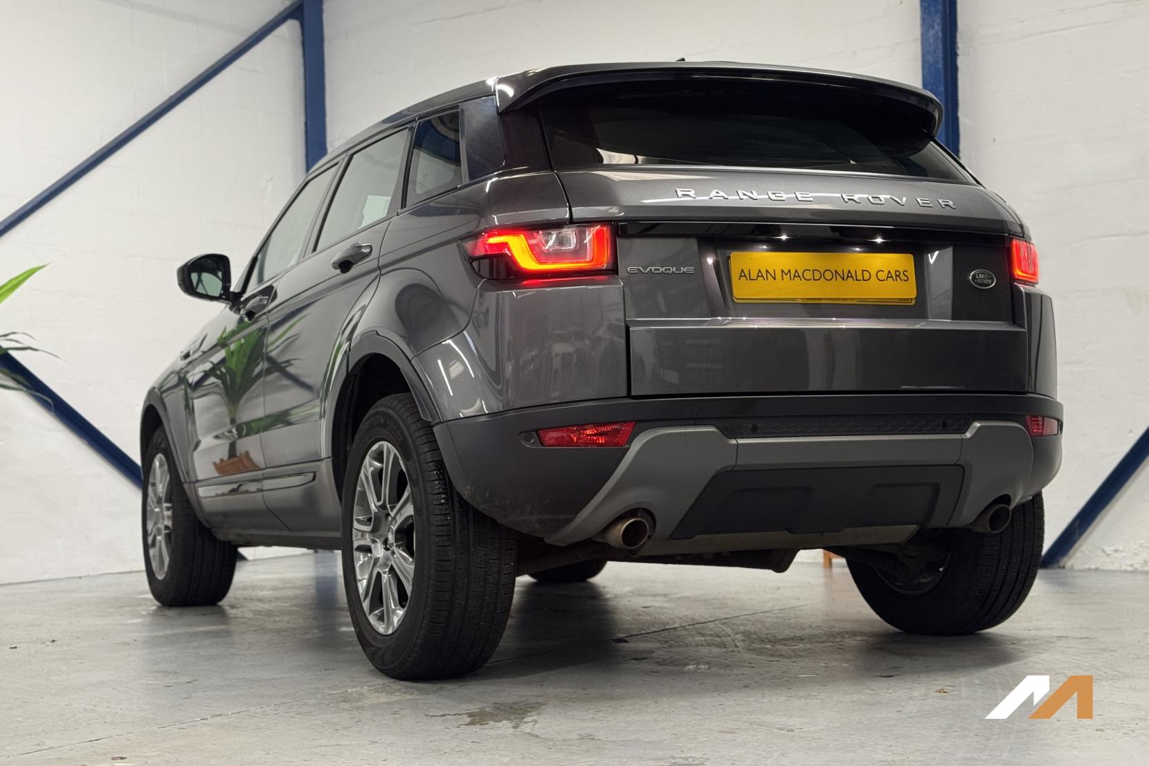 Land Rover Range Rover Evoque 2.0 TD4 SE Tech SUV 5dr Diesel Auto 4WD Euro 6 (s/s) (180 ps)