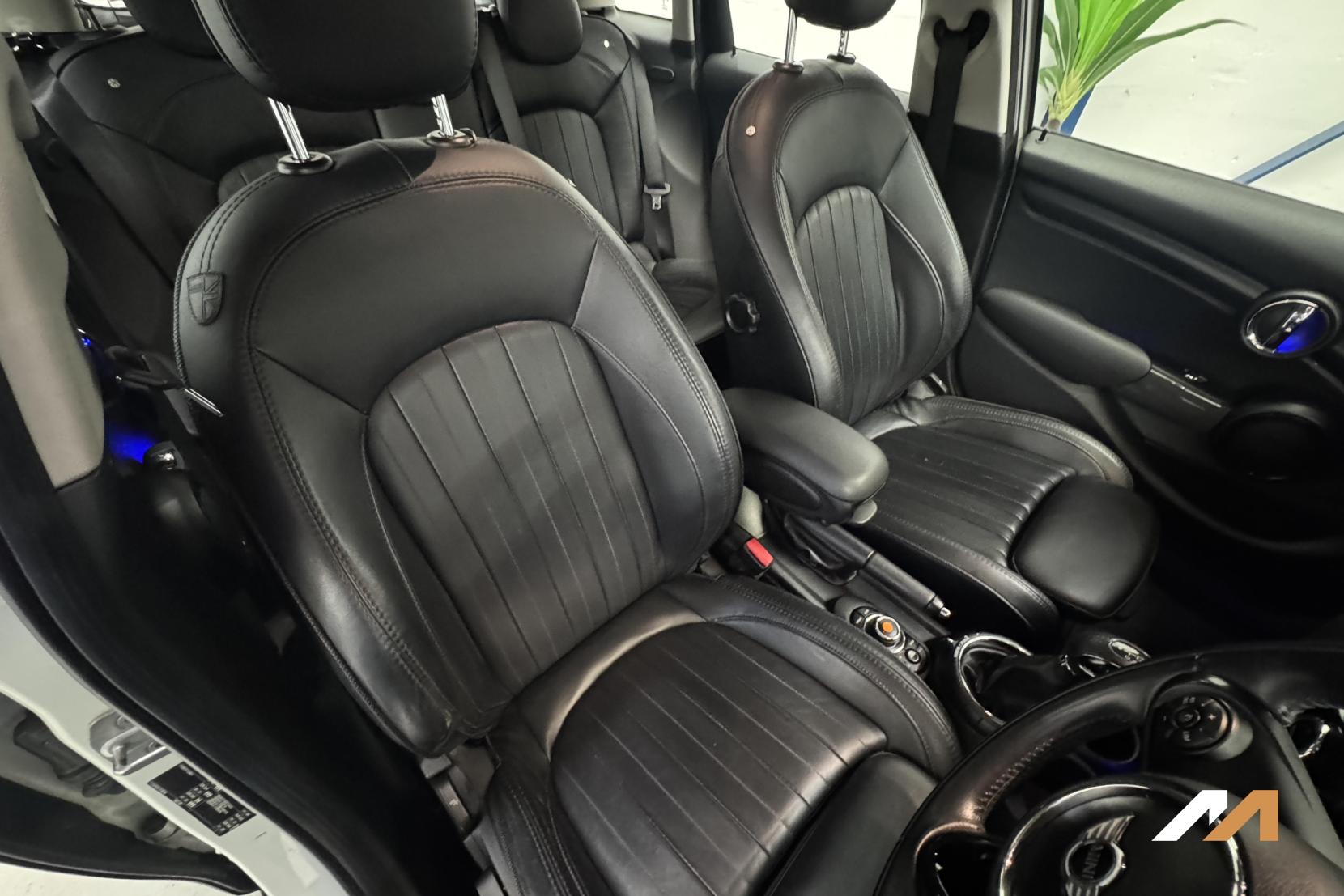 MINI Hatch 1.5 Cooper Hatchback 5dr Petrol Auto Euro 6 (s/s) (136 ps)