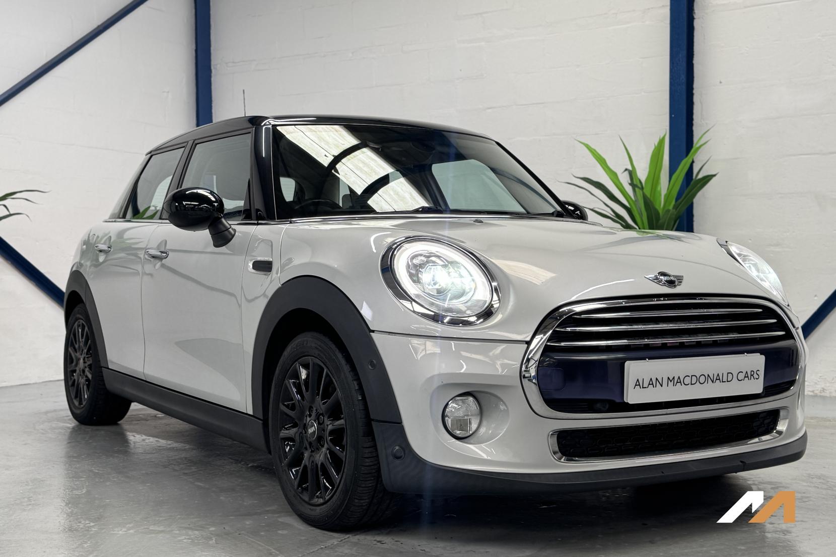 MINI Hatch 1.5 Cooper Hatchback 5dr Petrol Auto Euro 6 (s/s) (136 ps)