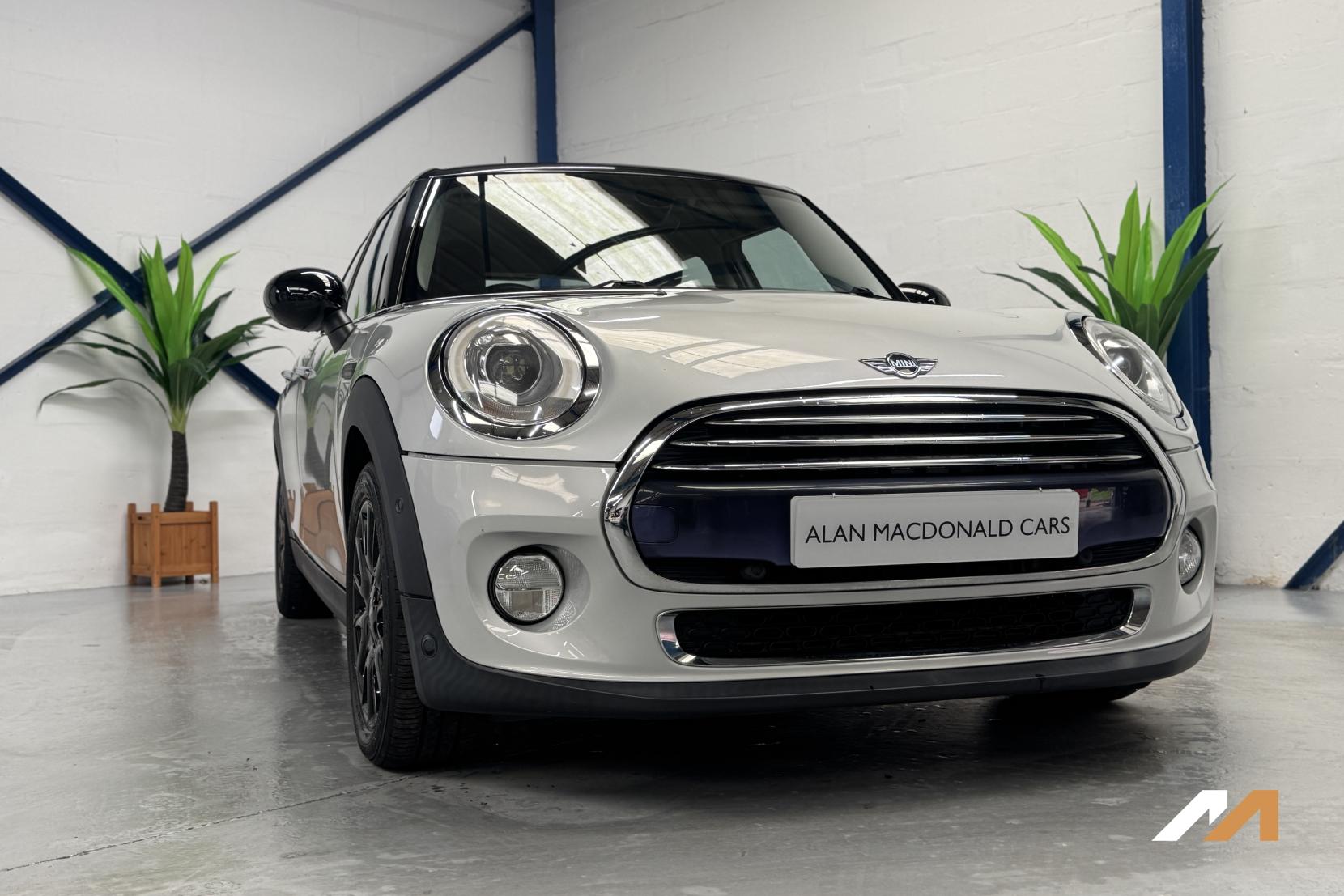 MINI Hatch 1.5 Cooper Hatchback 5dr Petrol Auto Euro 6 (s/s) (136 ps)