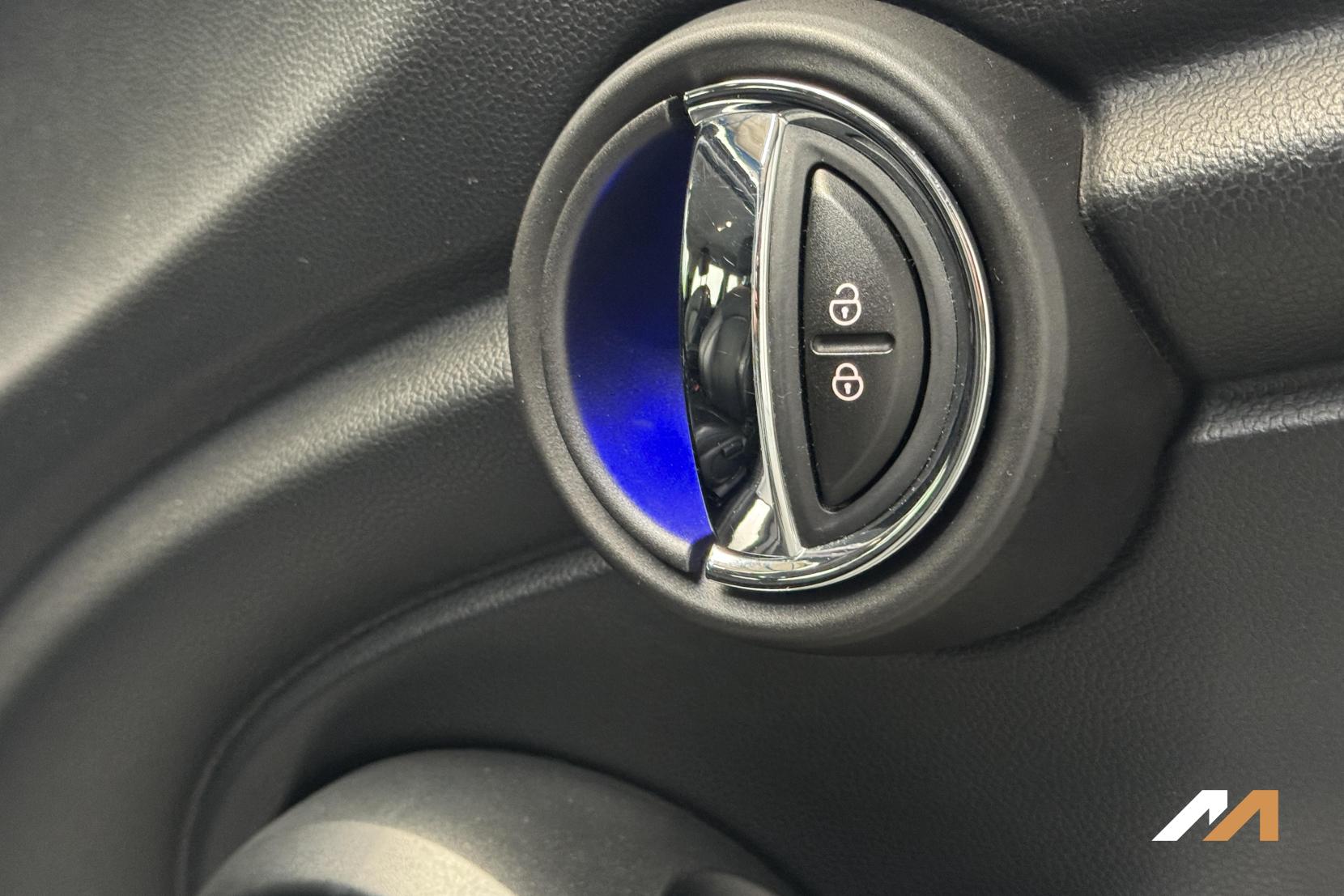 MINI Hatch 1.5 Cooper Hatchback 5dr Petrol Auto Euro 6 (s/s) (136 ps)