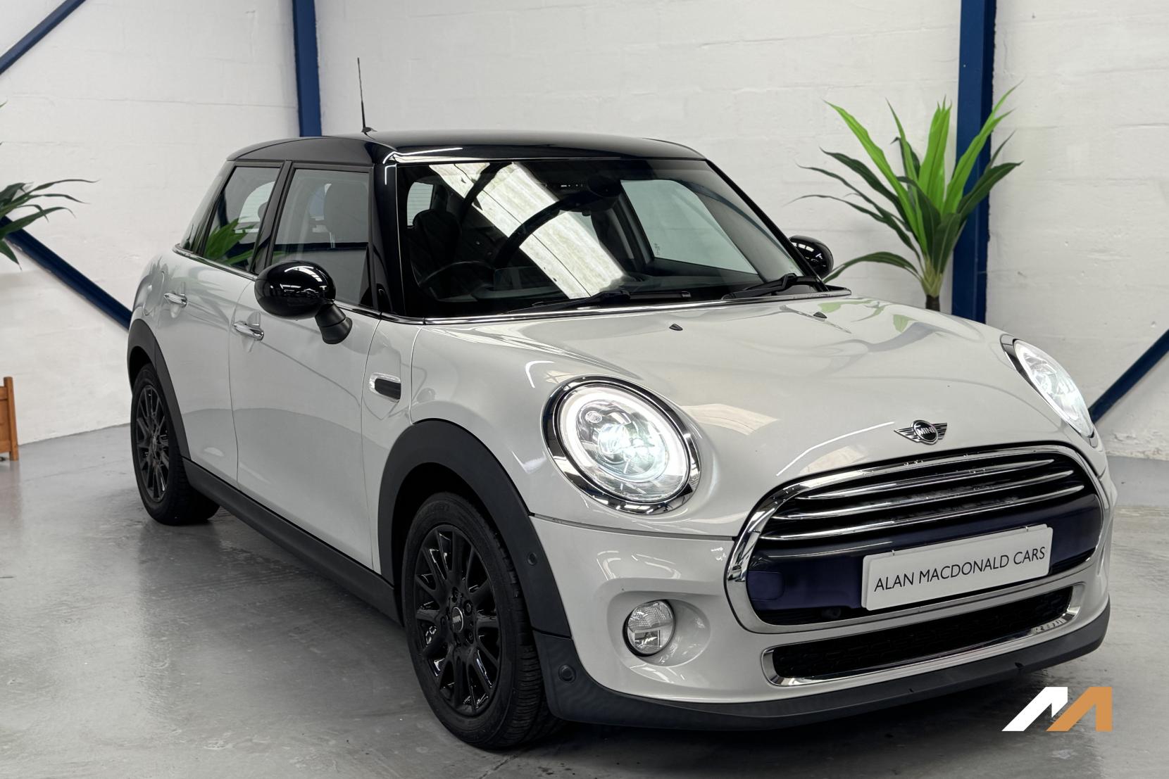 MINI Hatch 1.5 Cooper Hatchback 5dr Petrol Auto Euro 6 (s/s) (136 ps)
