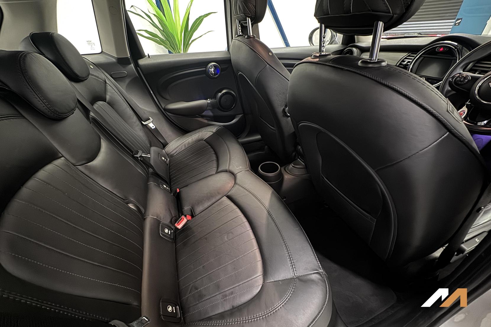 MINI Hatch 1.5 Cooper Hatchback 5dr Petrol Auto Euro 6 (s/s) (136 ps)