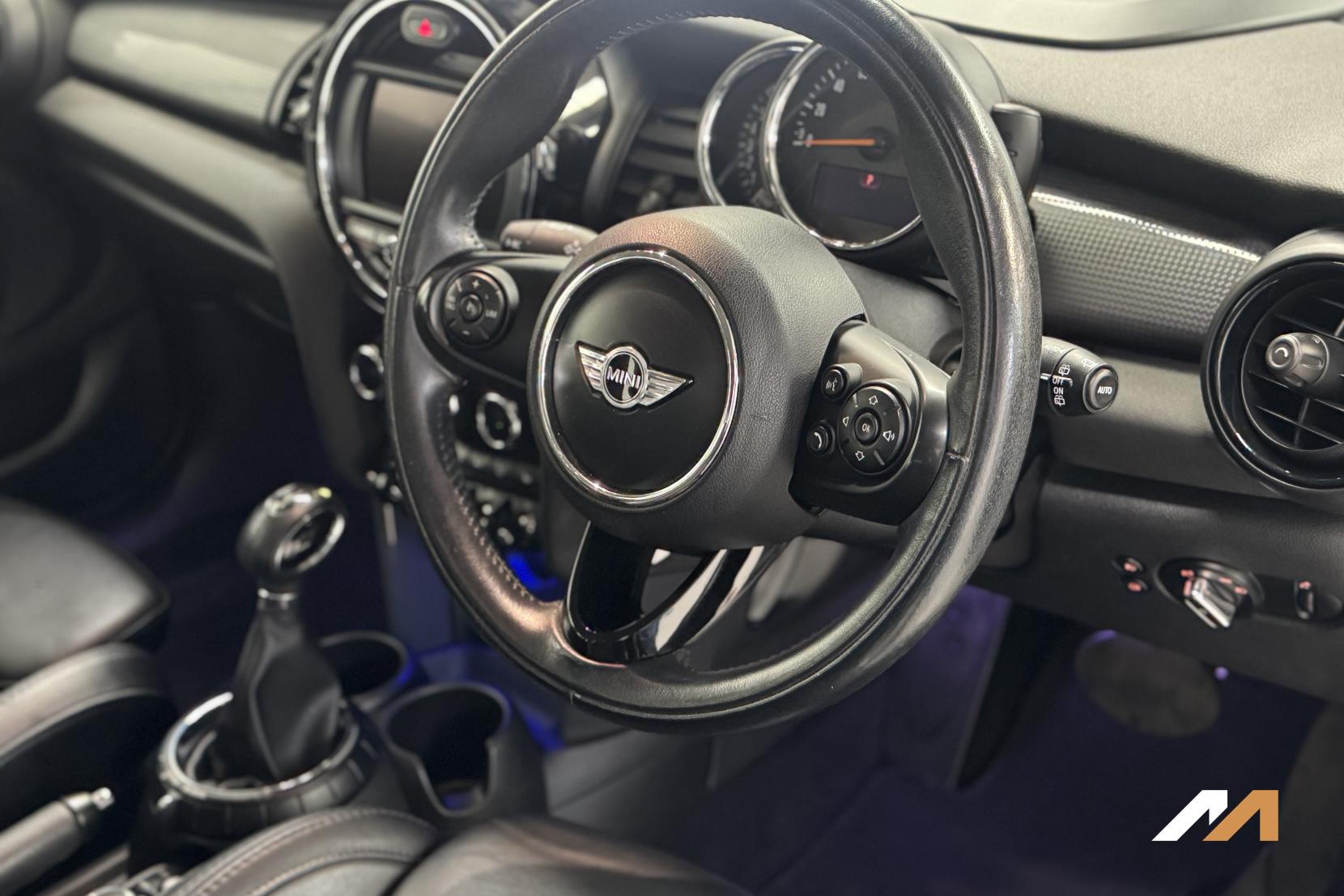 MINI Hatch 1.5 Cooper Hatchback 5dr Petrol Auto Euro 6 (s/s) (136 ps)