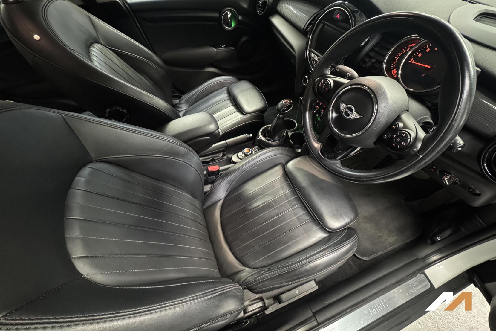 MINI Hatch 1.5 Cooper Hatchback 5dr Petrol Auto Euro 6 (s/s) (136 ps)