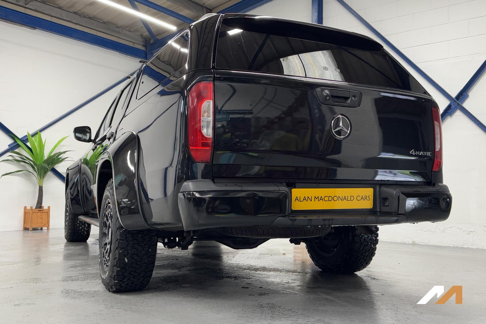 Mercedes-Benz X Class 2.3 CDI Progressive Pickup Double Cab 4dr Diesel Auto 4MATIC Euro 6 (190 ps)