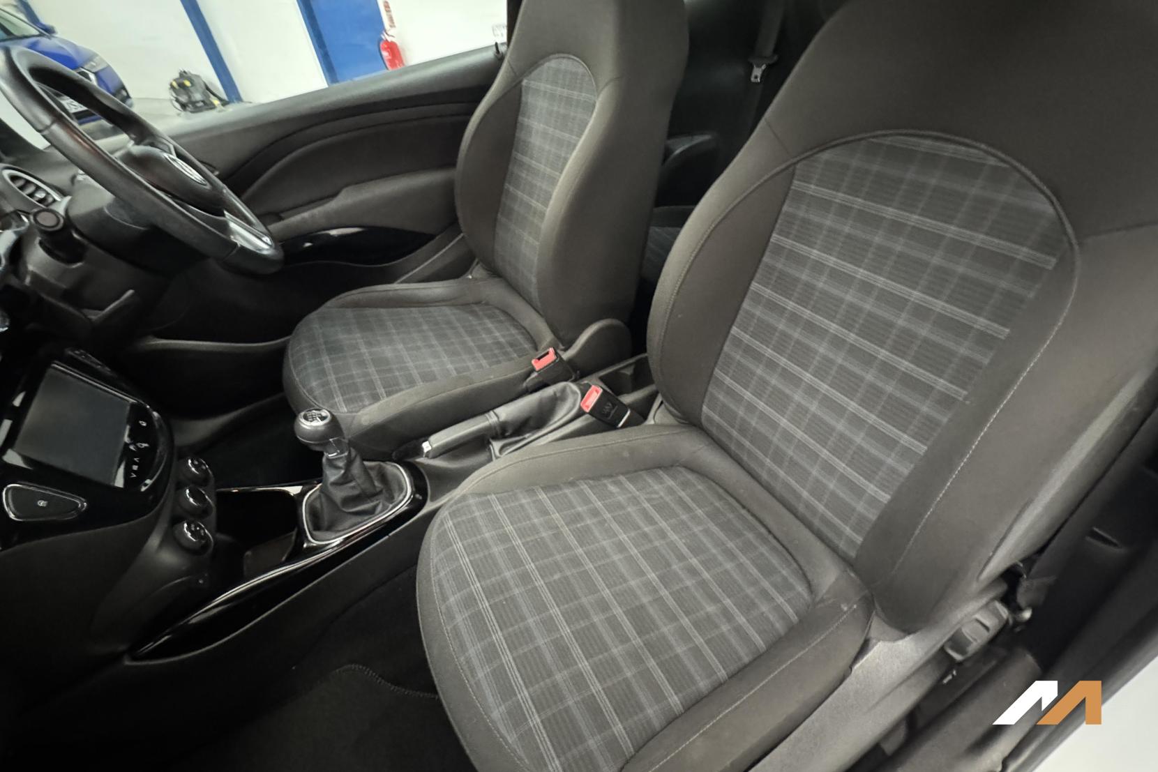 Vauxhall ADAM 1.4 16v GLAM Hatchback 3dr Petrol Manual Euro 5 (87 ps)