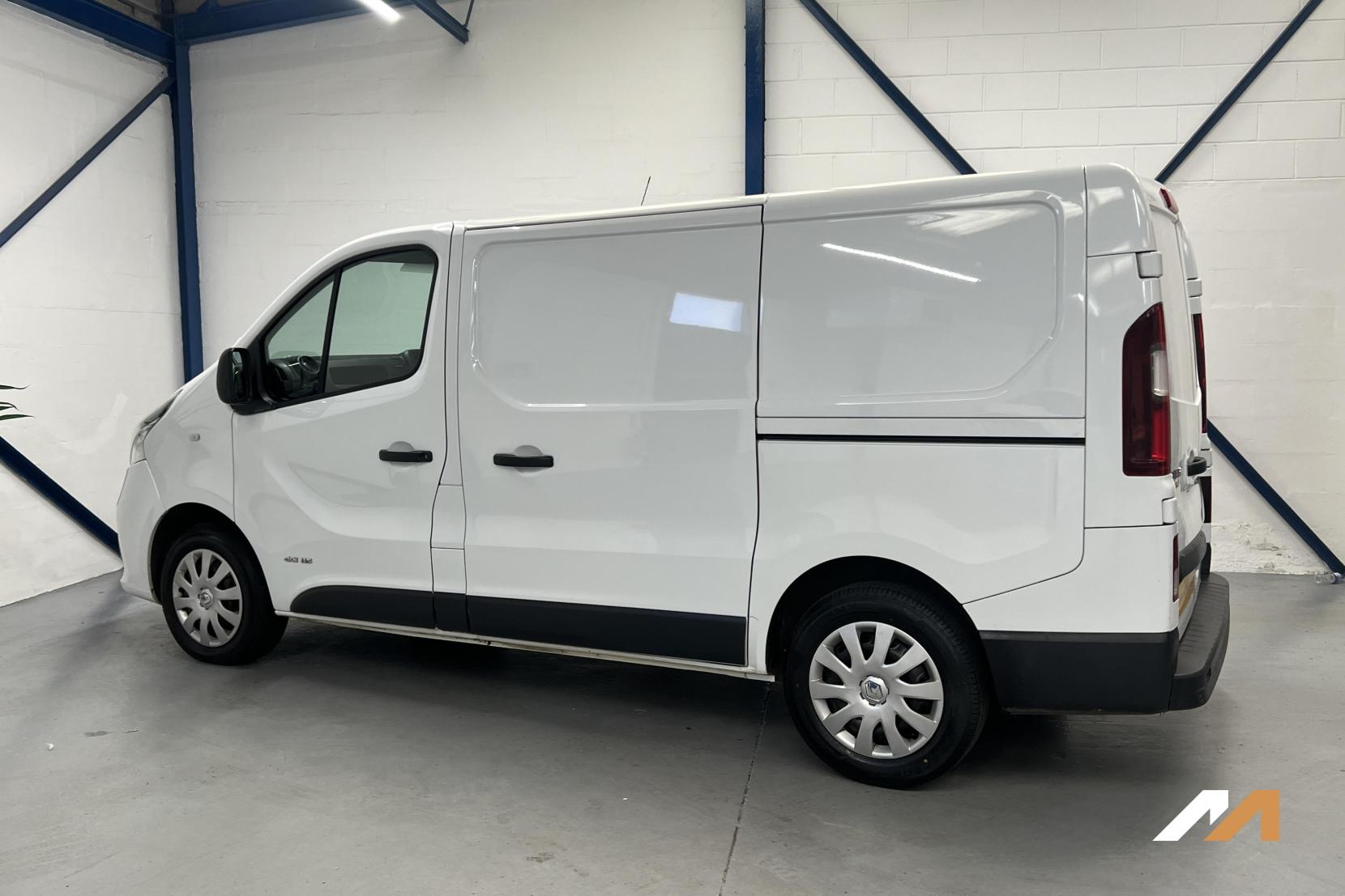 Renault Trafic 1.6 dCi 27 Business+ Panel Van 5dr Diesel Manual SWB Standard Roof Euro 5 (115 ps)