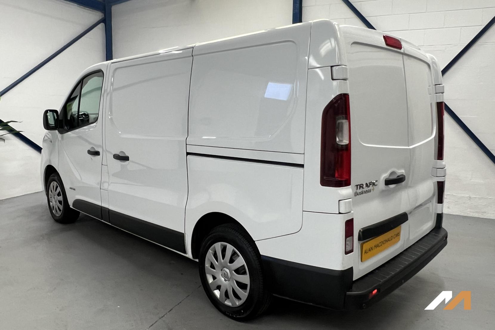 Renault Trafic 1.6 dCi 27 Business+ Panel Van 5dr Diesel Manual SWB Standard Roof Euro 5 (115 ps)