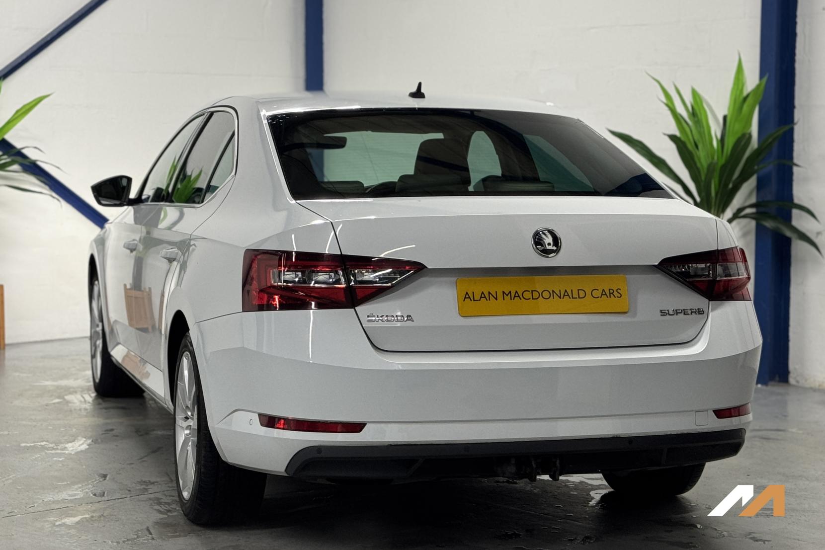 Skoda Superb 2.0 TDI SE L Executive Hatchback 5dr Diesel DSG Euro 6 (s/s) (150 ps)