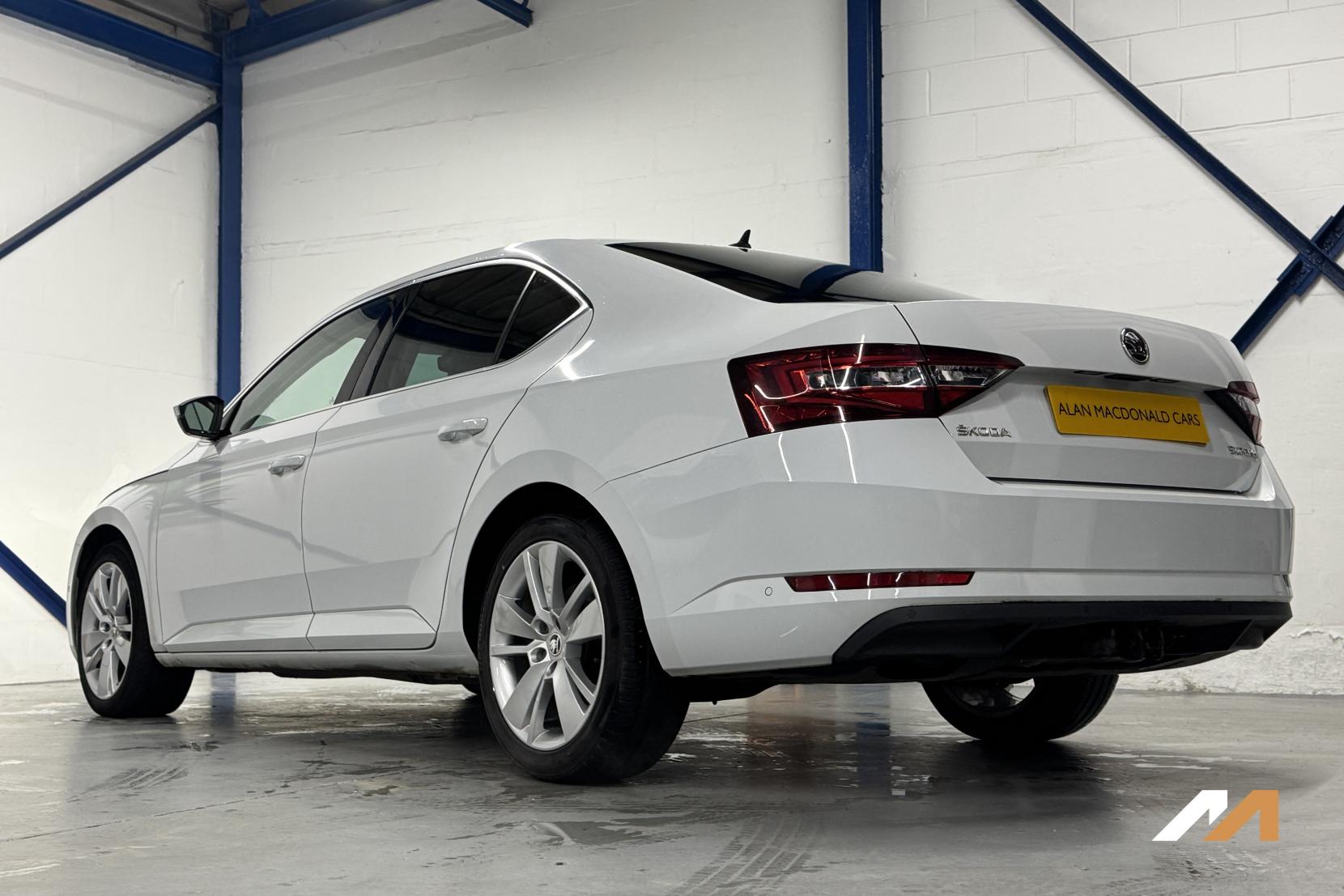 Skoda Superb 2.0 TDI SE L Executive Hatchback 5dr Diesel DSG Euro 6 (s/s) (150 ps)