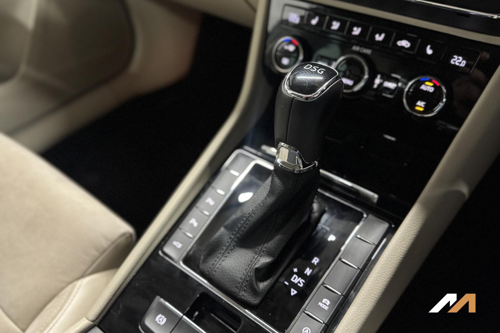 Skoda Superb 2.0 TDI SE L Executive Hatchback 5dr Diesel DSG Euro 6 (s/s) (150 ps)