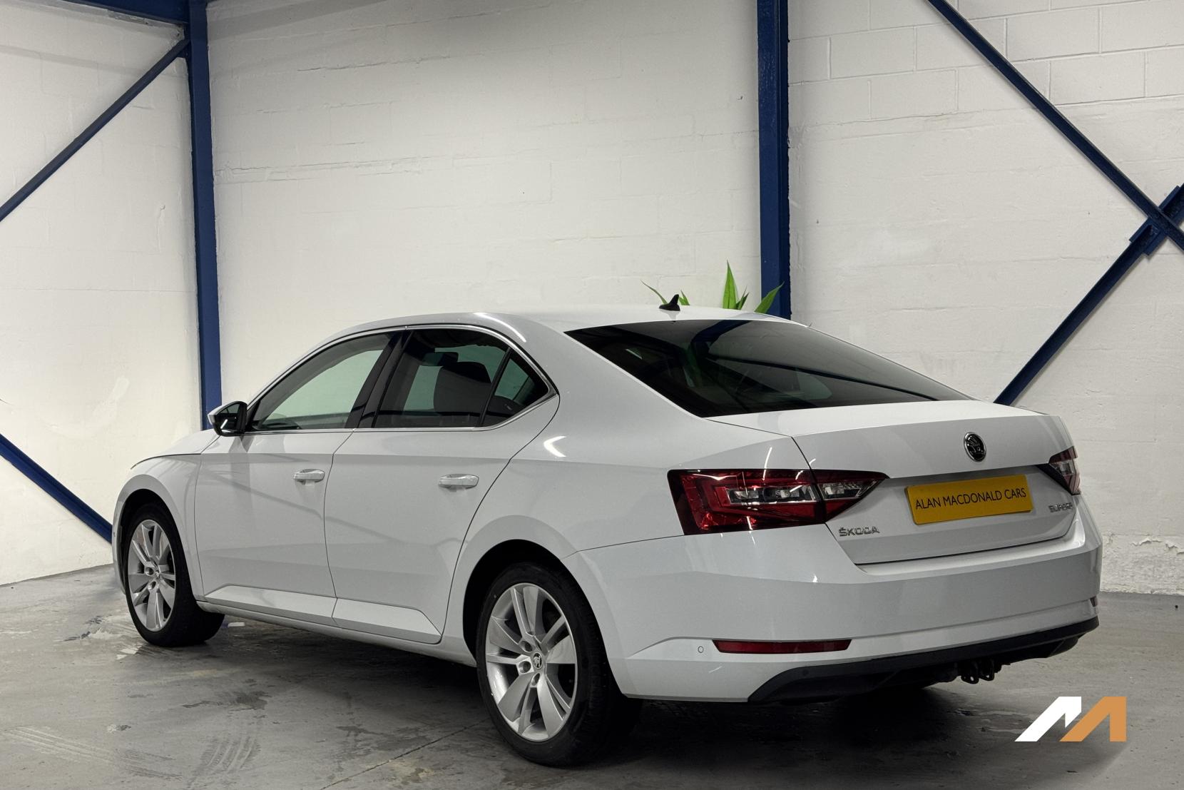 Skoda Superb 2.0 TDI SE L Executive Hatchback 5dr Diesel DSG Euro 6 (s/s) (150 ps)