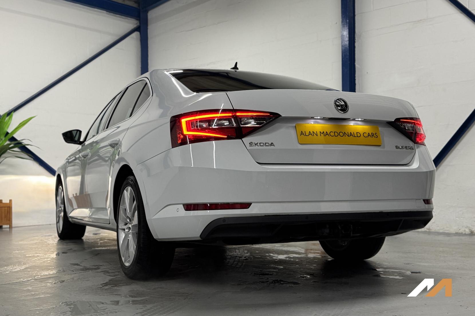 Skoda Superb 2.0 TDI SE L Executive Hatchback 5dr Diesel DSG Euro 6 (s/s) (150 ps)