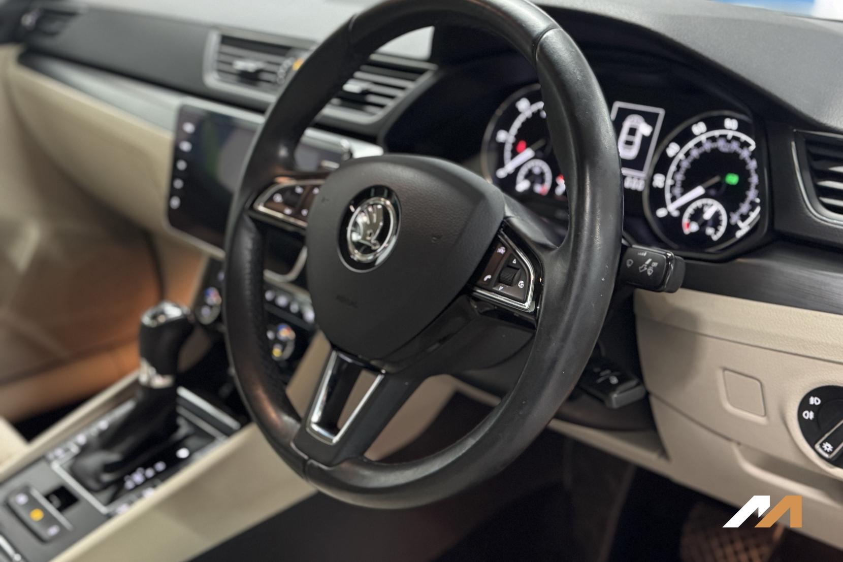 Skoda Superb 2.0 TDI SE L Executive Hatchback 5dr Diesel DSG Euro 6 (s/s) (150 ps)