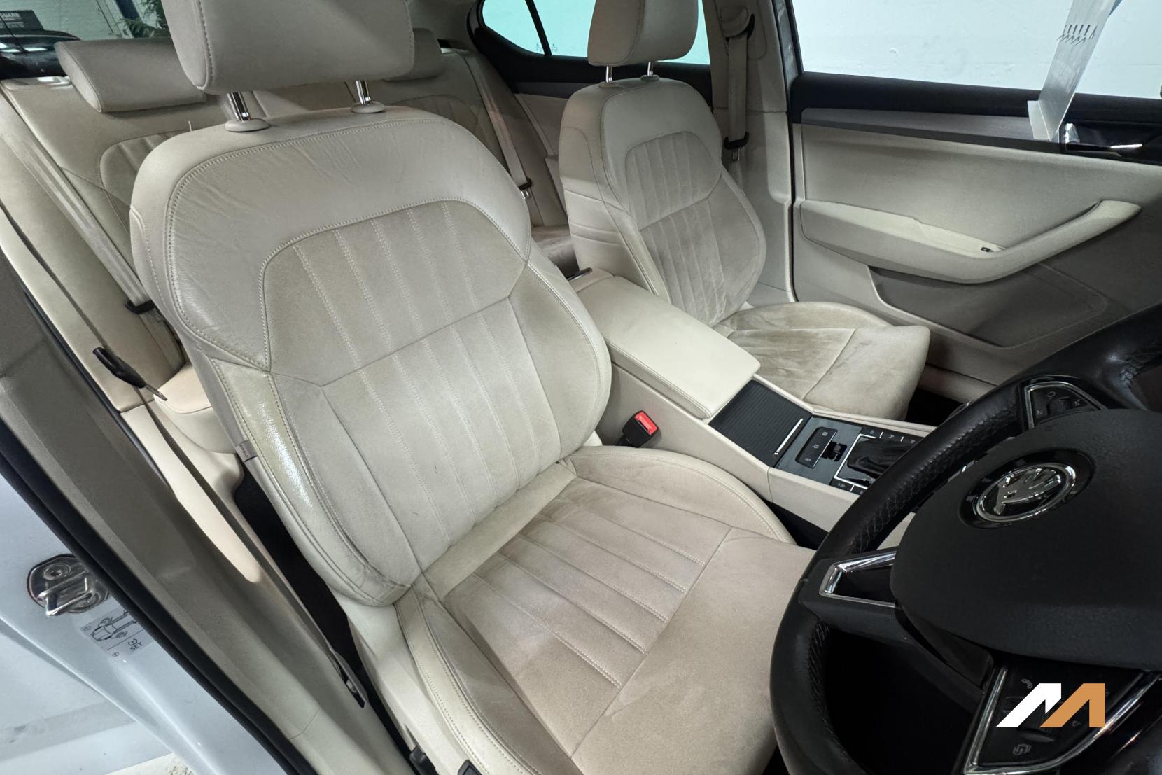 Skoda Superb 2.0 TDI SE L Executive Hatchback 5dr Diesel DSG Euro 6 (s/s) (150 ps)