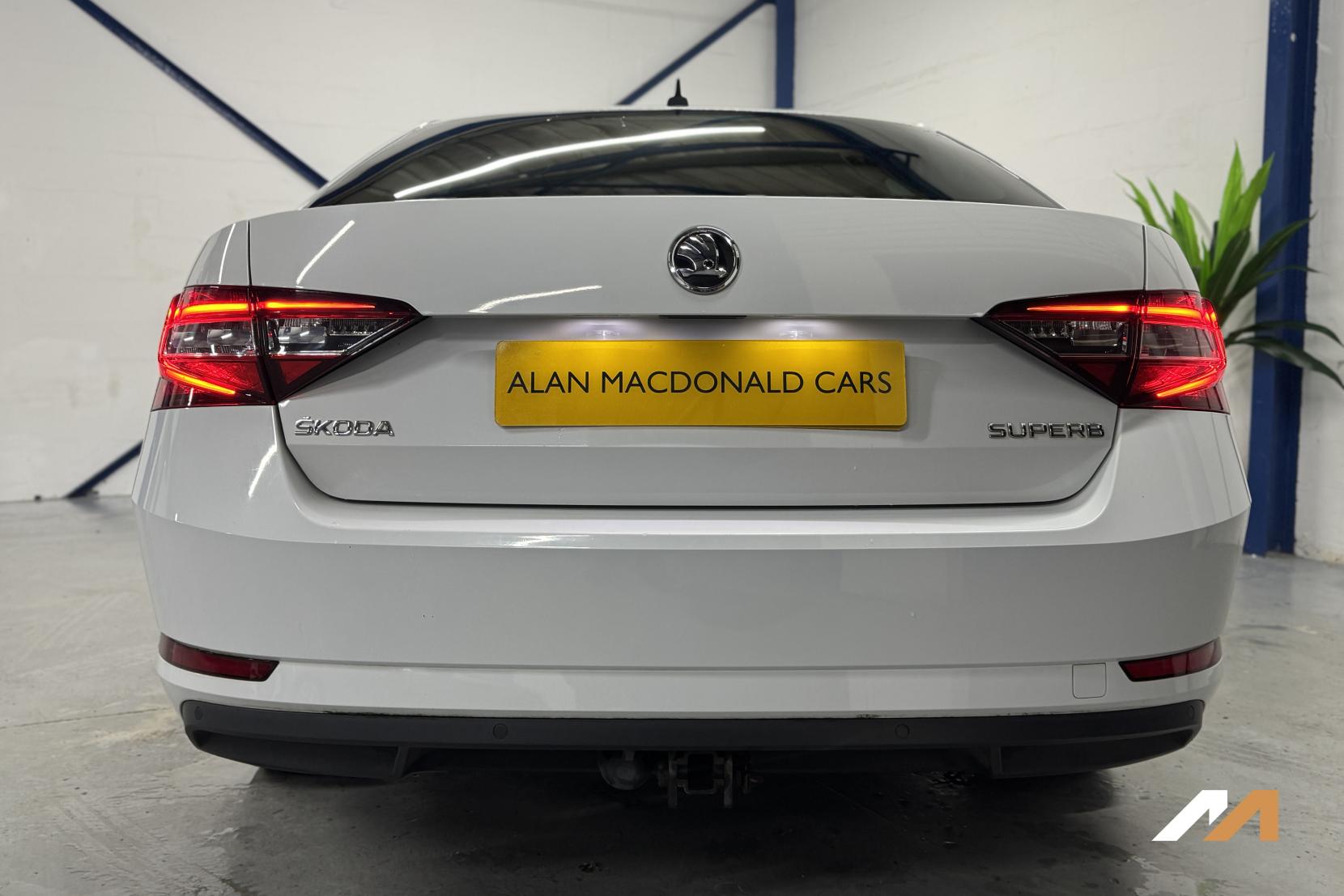 Skoda Superb 2.0 TDI SE L Executive Hatchback 5dr Diesel DSG Euro 6 (s/s) (150 ps)