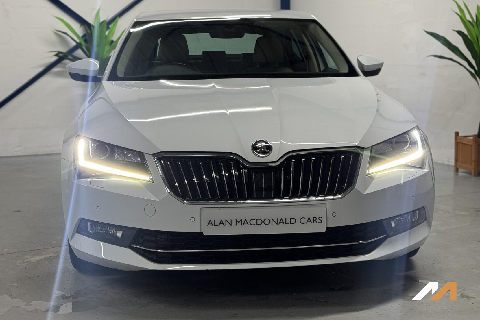 Skoda Superb 2.0 TDI SE L Executive Hatchback 5dr Diesel DSG Euro 6 (s/s) (150 ps)