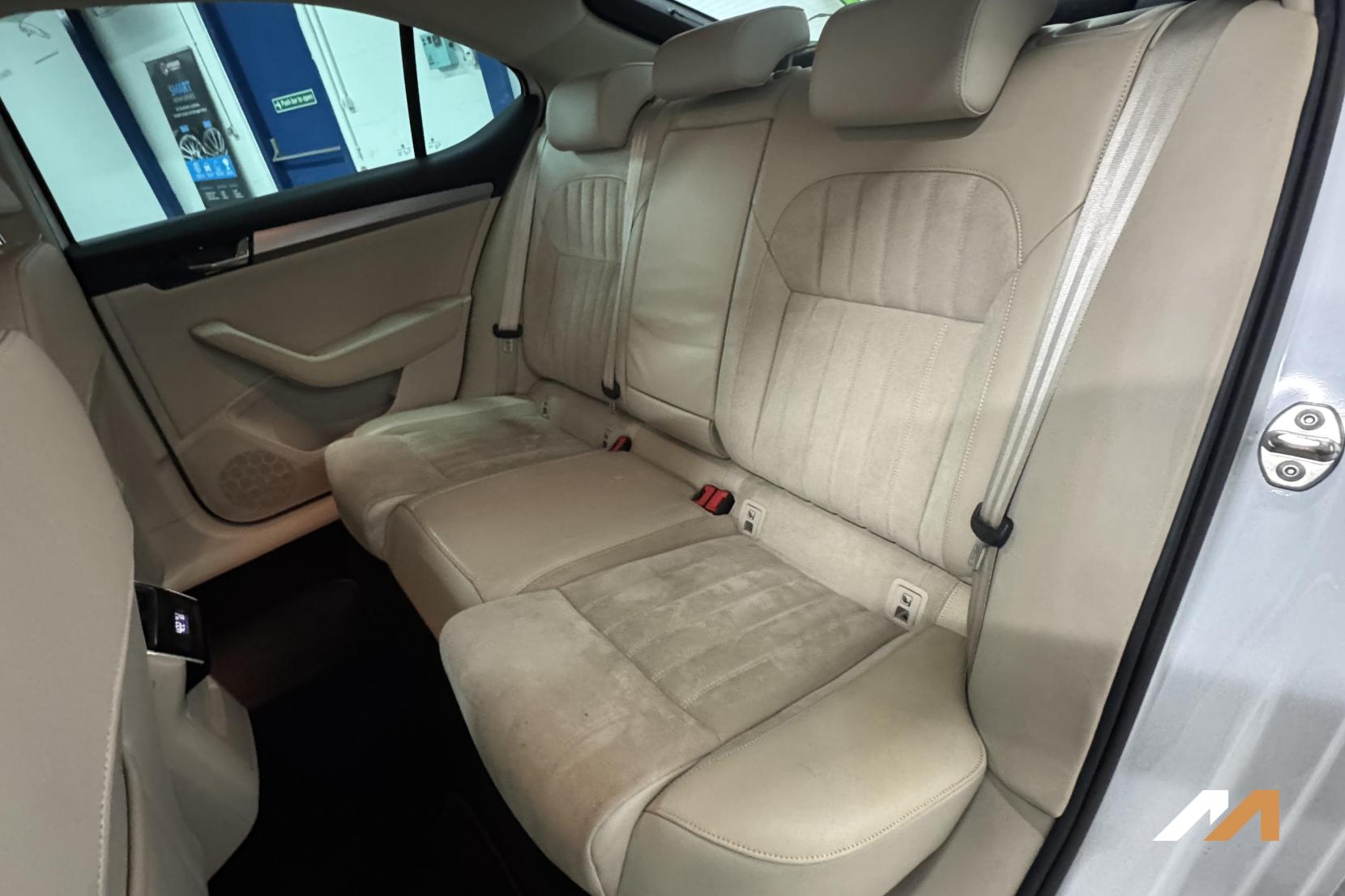 Skoda Superb 2.0 TDI SE L Executive Hatchback 5dr Diesel DSG Euro 6 (s/s) (150 ps)