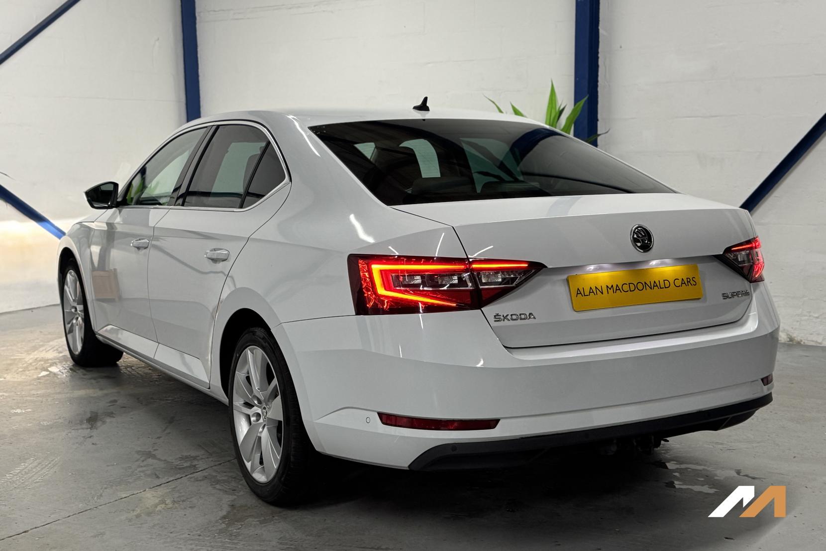 Skoda Superb 2.0 TDI SE L Executive Hatchback 5dr Diesel DSG Euro 6 (s/s) (150 ps)